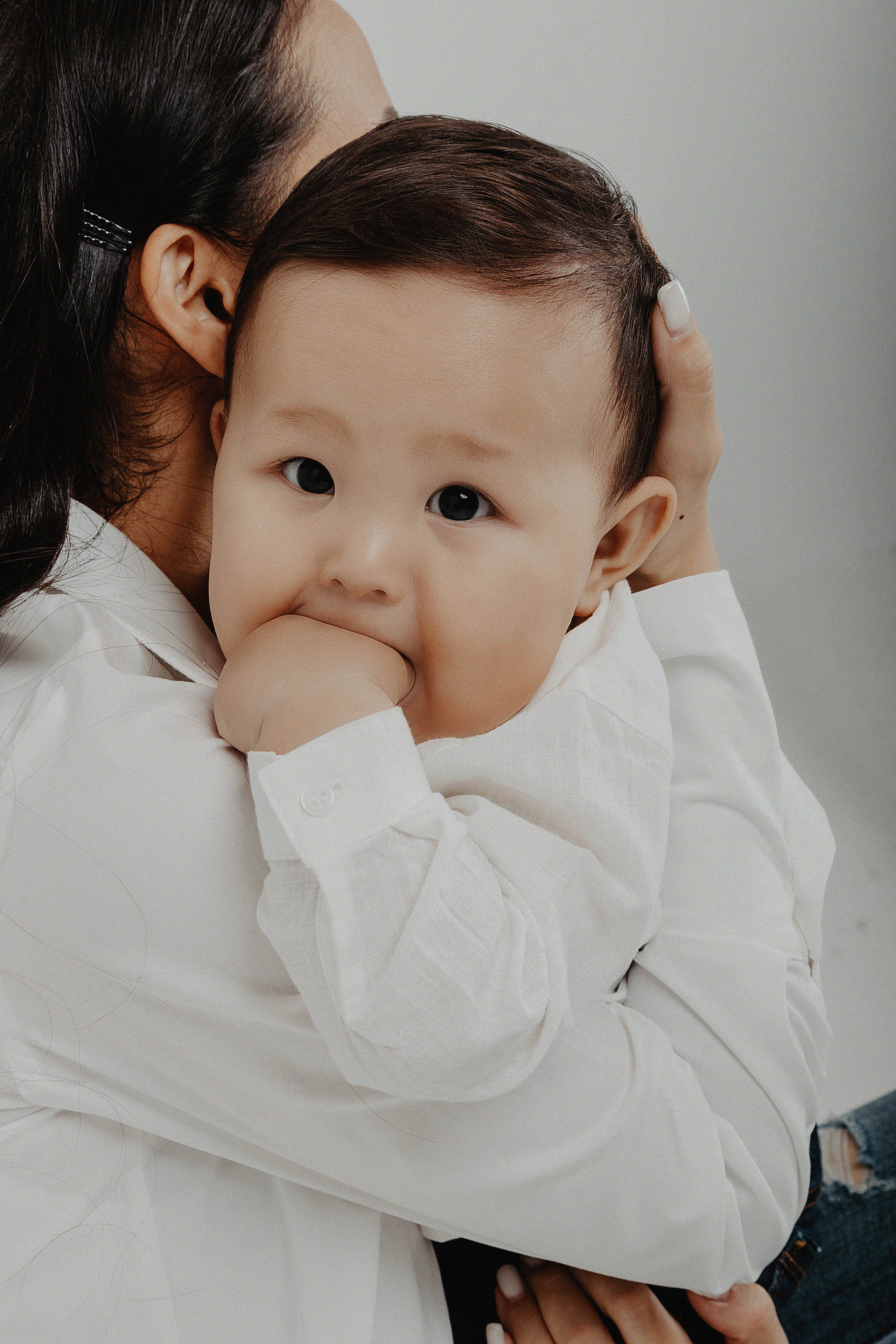 Фотосессия Дамиры и Аланчика в фотостудии Пространство. Свадебный, семейный и портретный фотограф в Алматы, Костанай