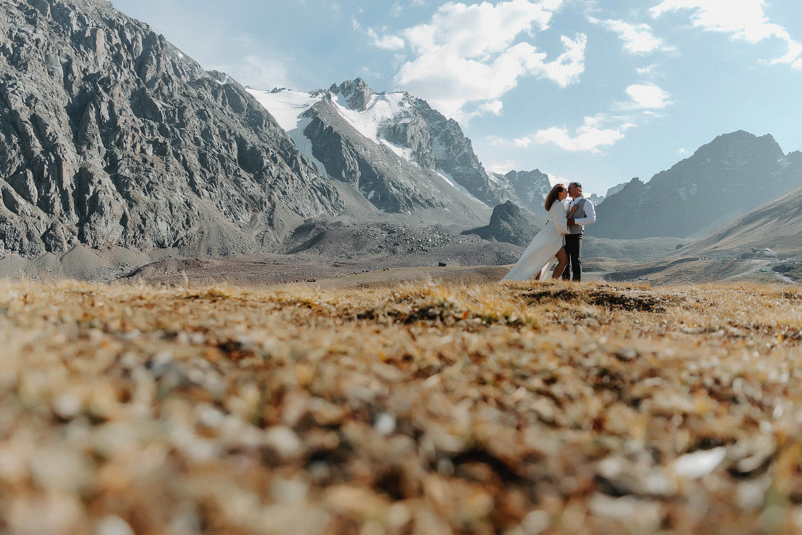 Свадебная фотосессия Алексея и Алисы на Чимбулаке. Свадебный, семейный и портретный фотограф в Алматы, Костанай