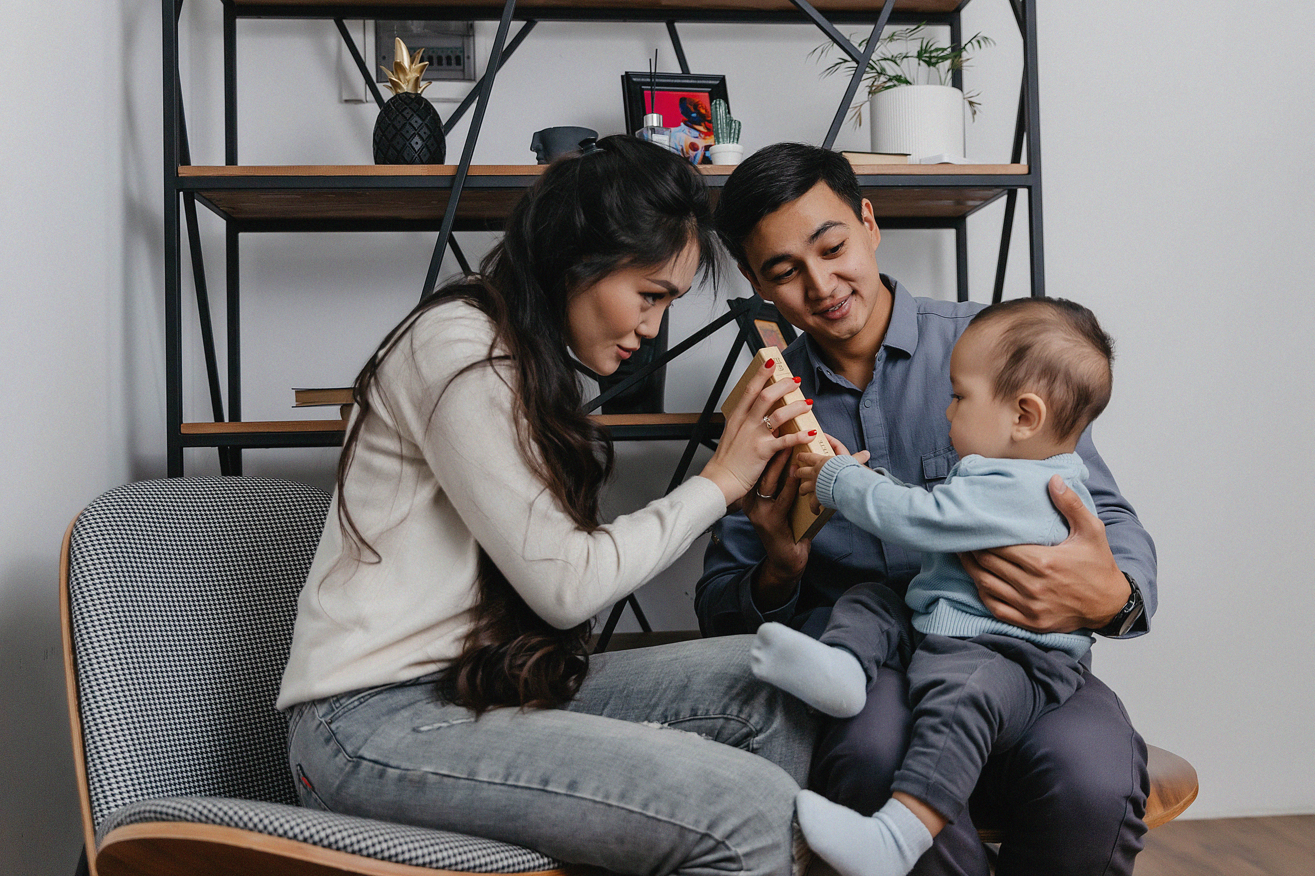 Семейная фотосессия в фотостудии Пространство. Свадебный, семейный и портретный фотограф в Алматы, Костанай