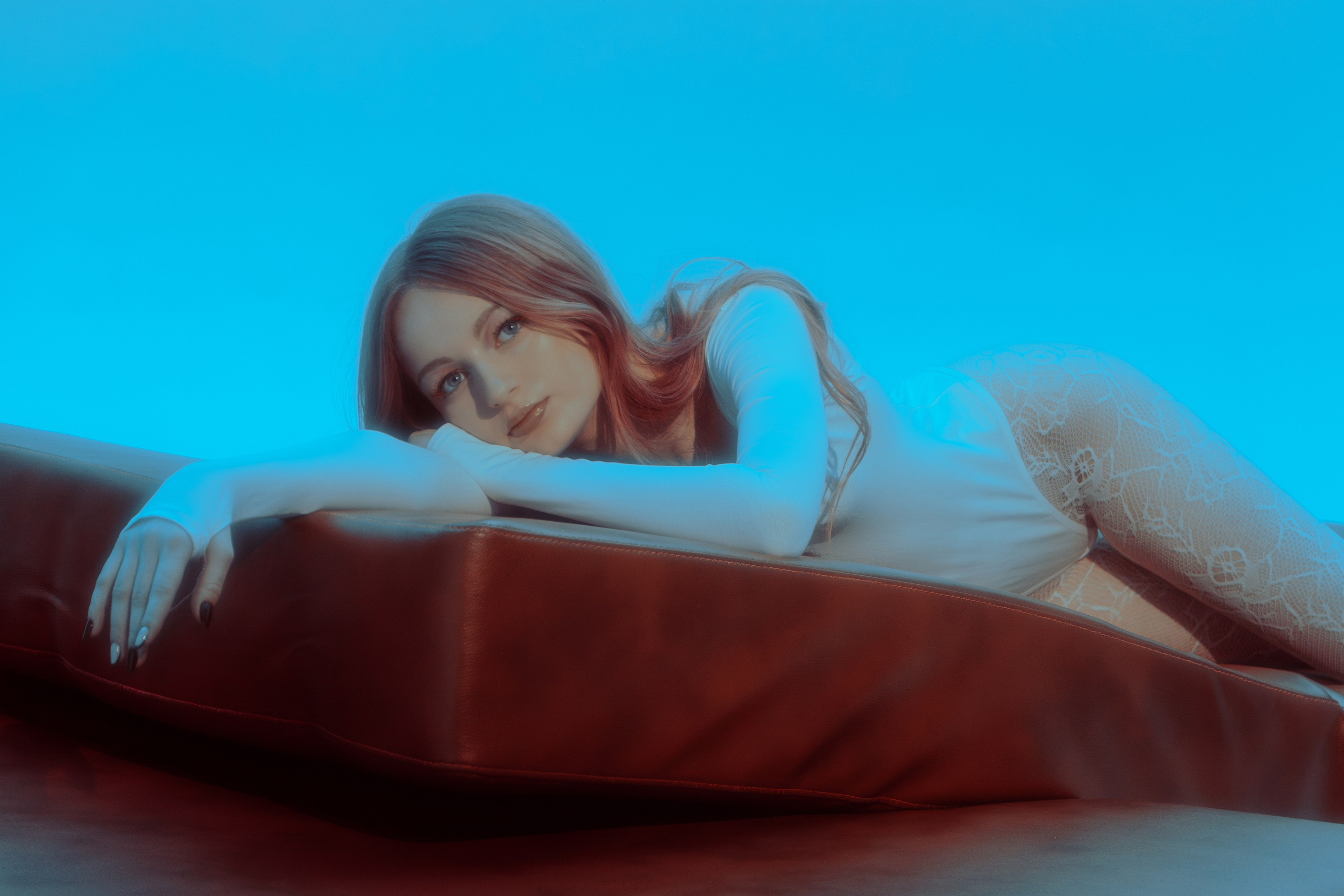 Нежная фотосессия с Алёной в Ростове. Эстетика женского тела, женский фотограф в Ростове-на-Дону. Портретный фотограф, женский портрет в боди