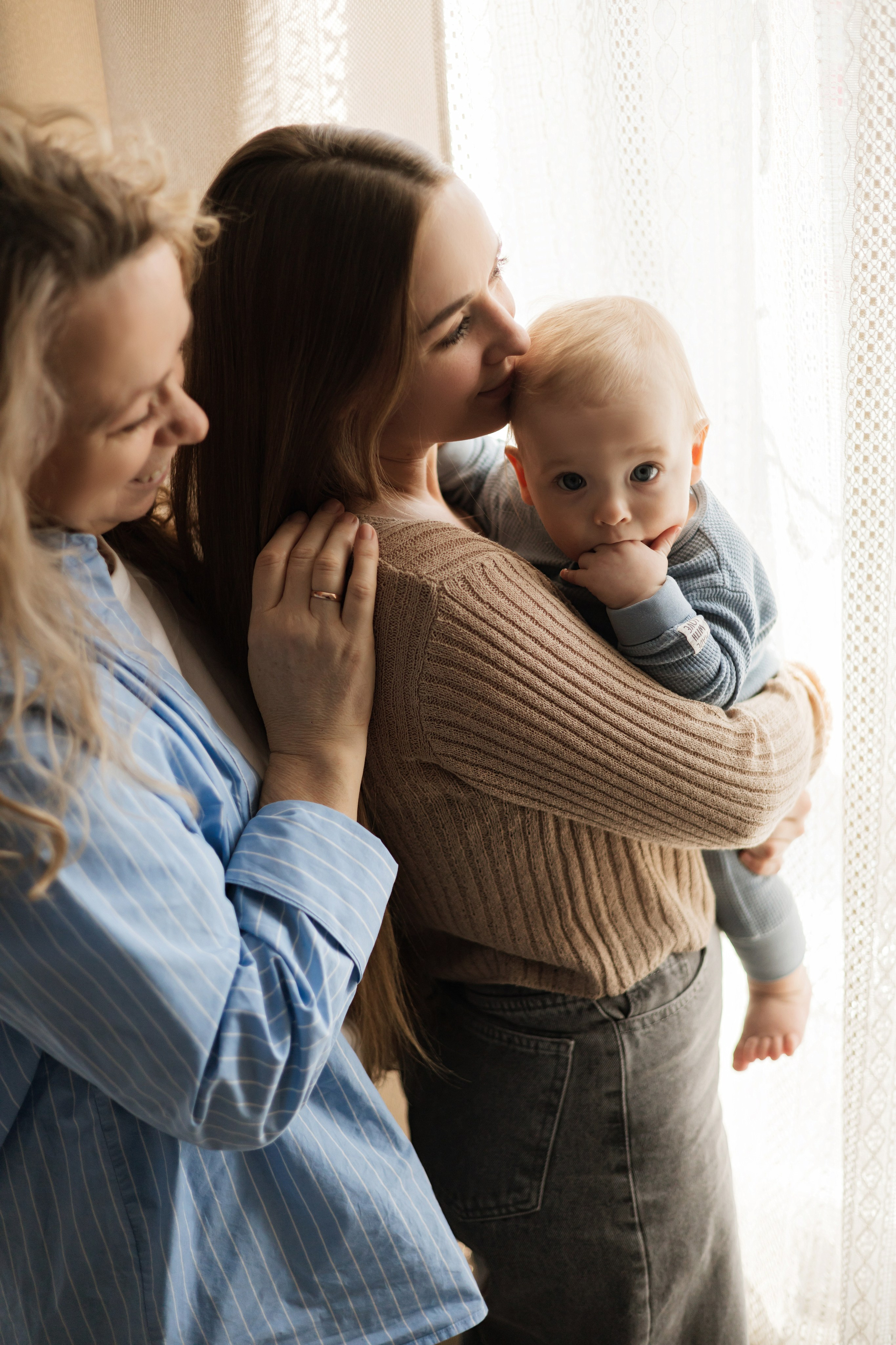 Тимоша с мамой и бабушкой. Фотограф в Кемерово Миллер Анна