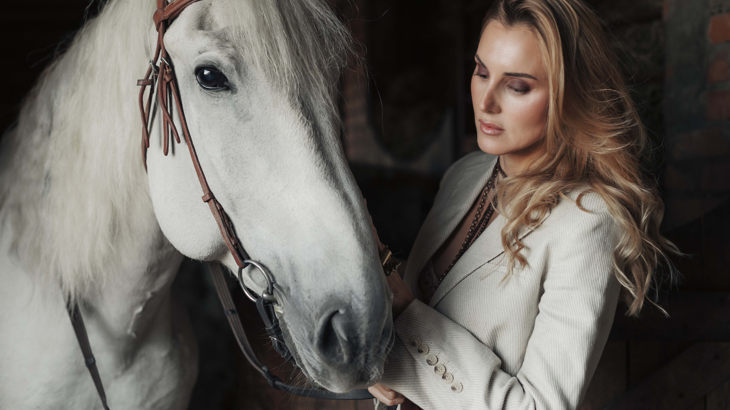 Три образа на конюшне. Катерина Дрюкова фотограф/видеограф