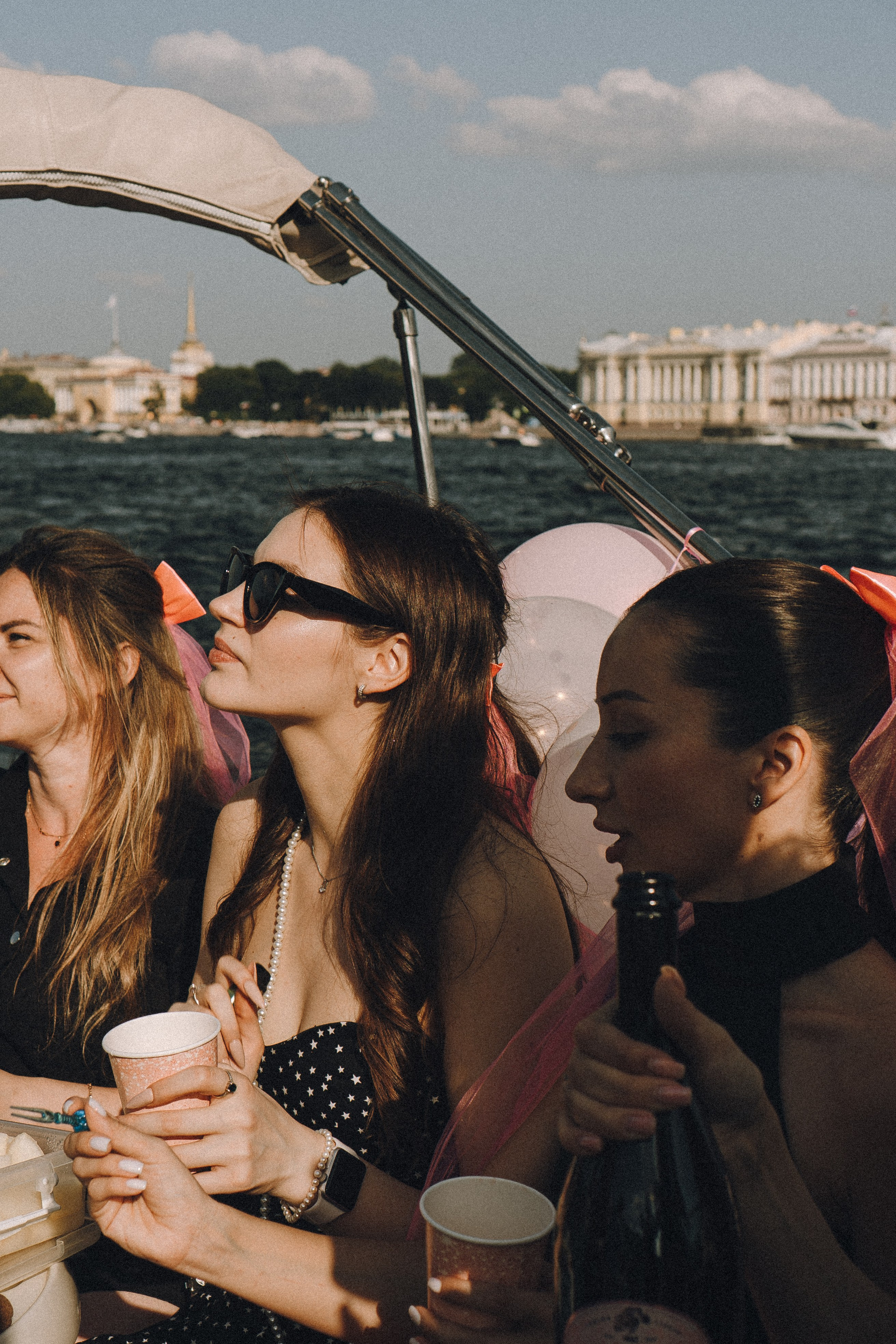 ДЕВИЧНИК НА КАТЕРЕ. Профессиональный фотограф, Санкт-Петербург — Виктория Богомолова