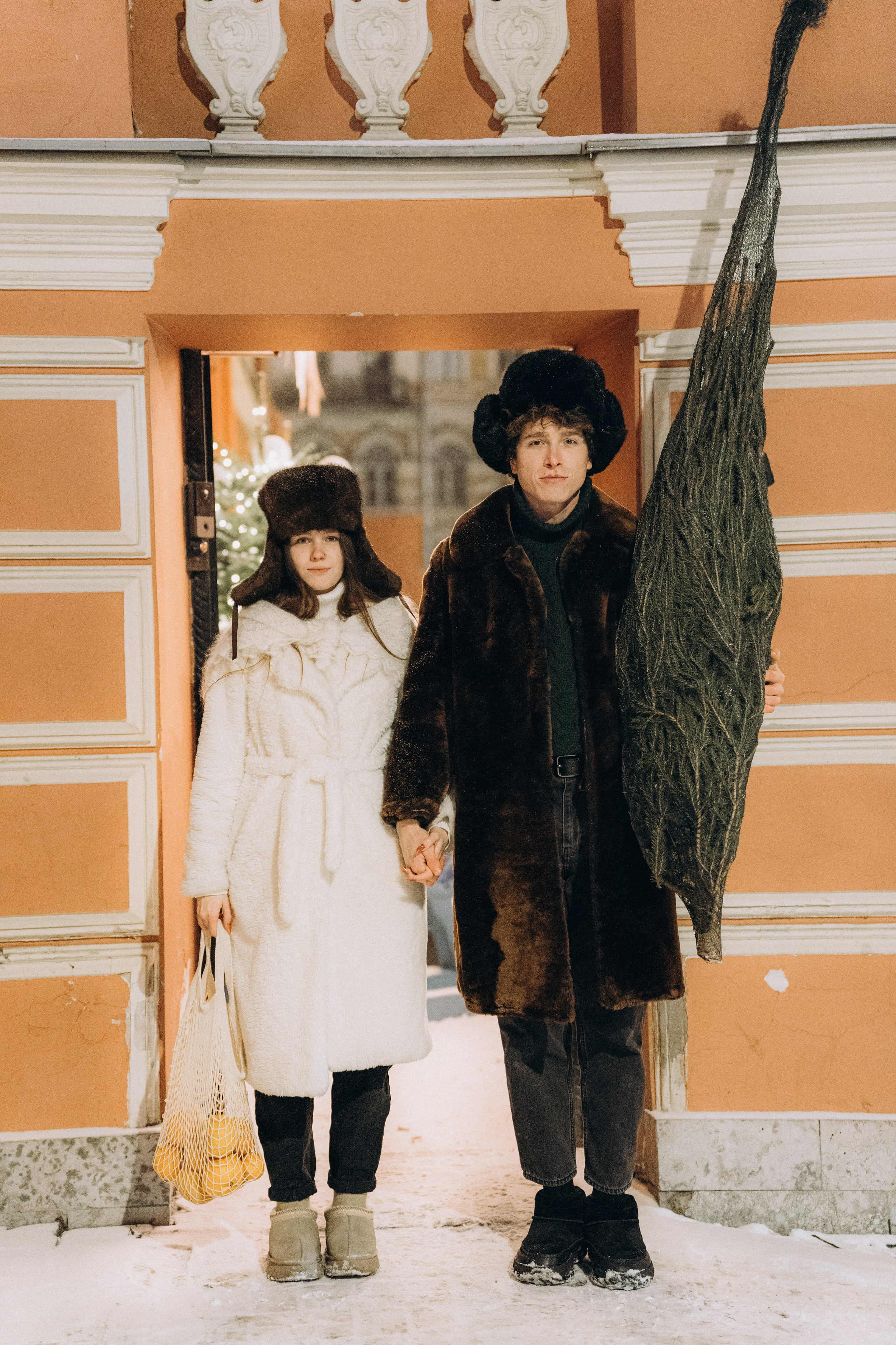 НОВОГОДНЯЯ ПРОГУЛКА ПАРЫ ПО ЧЕРНЫШЕВСКОЙ ПЕРЕД НОВЫМ ГОДОМ. Профессиональный фотограф, Санкт-Петербург — Виктория Богомолова