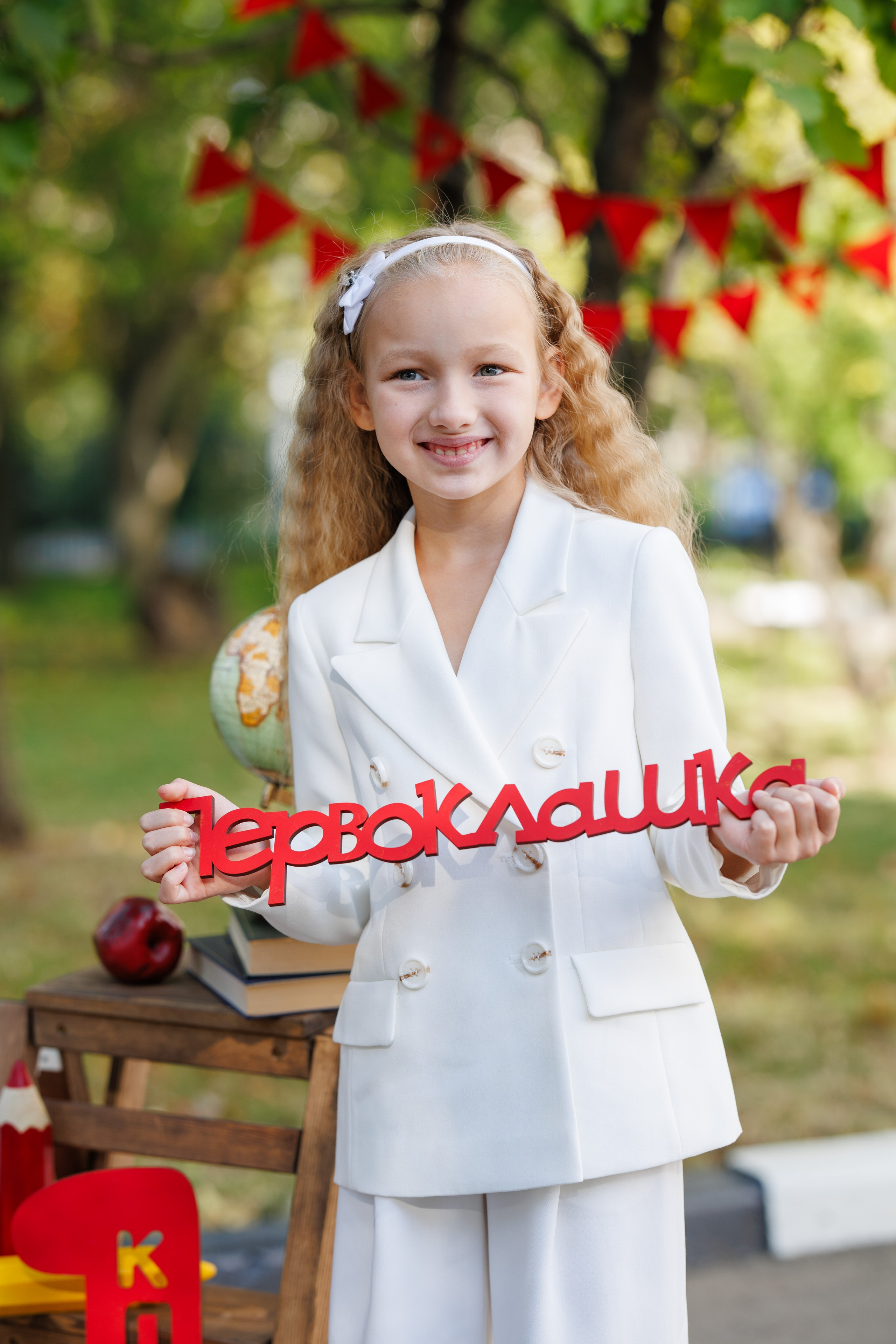 Первый раз в первый класс!. Выпускные альбомы в Москве FOTOVMESTE