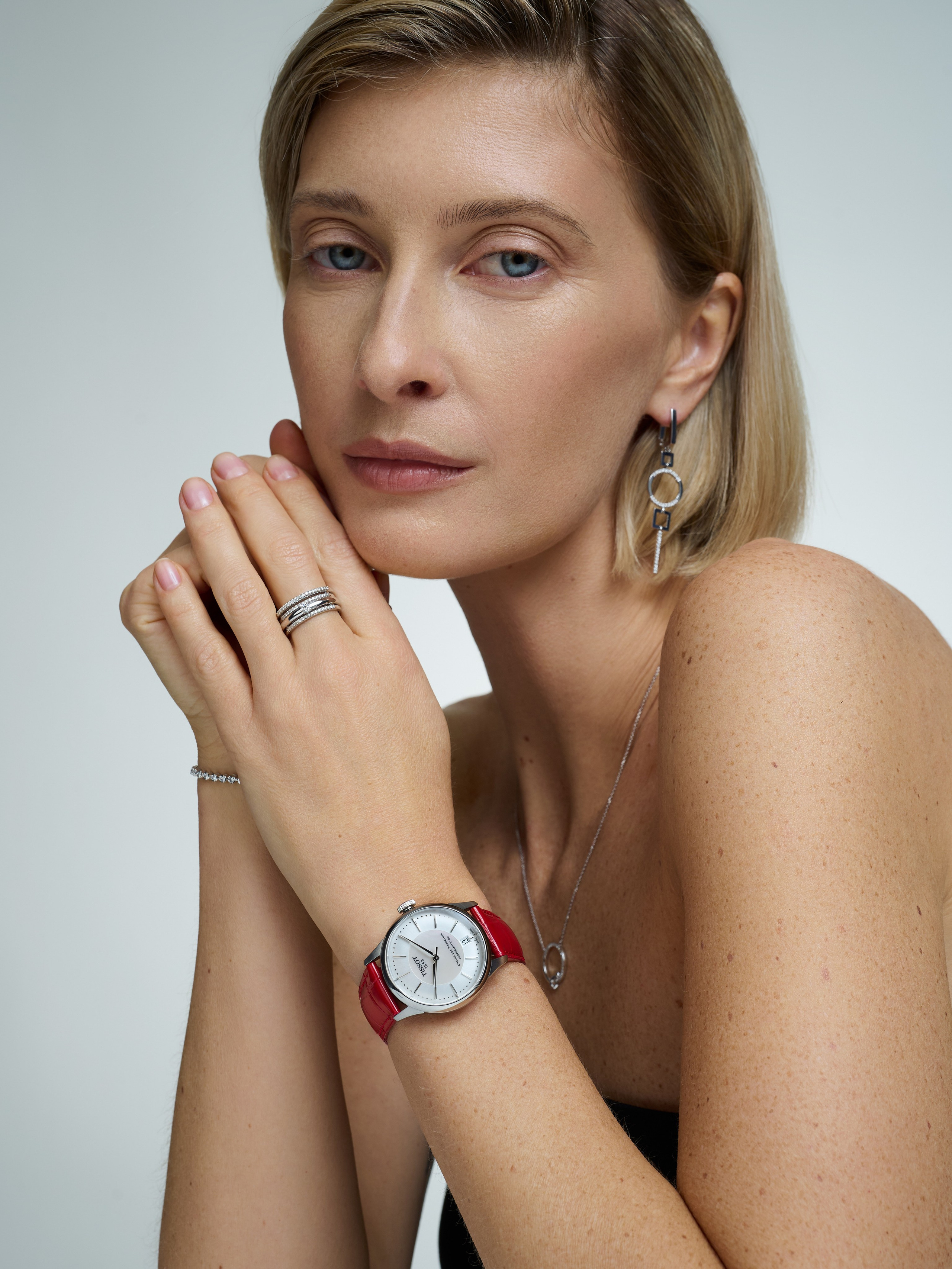 Каталог для бренда AllTime. Фотограф для брендов в Москве Ксения Чупрунова