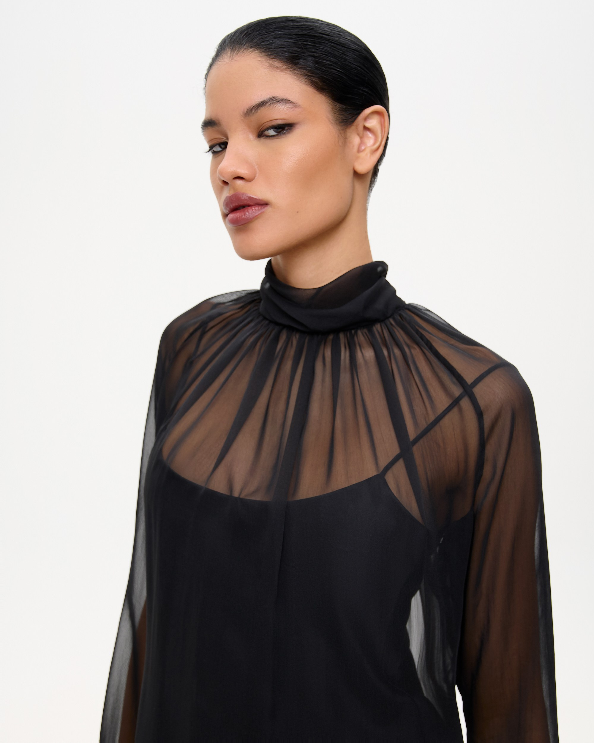 Каталог для бренда The Rozie. Фотограф для брендов в Москве Ксения Чупрунова