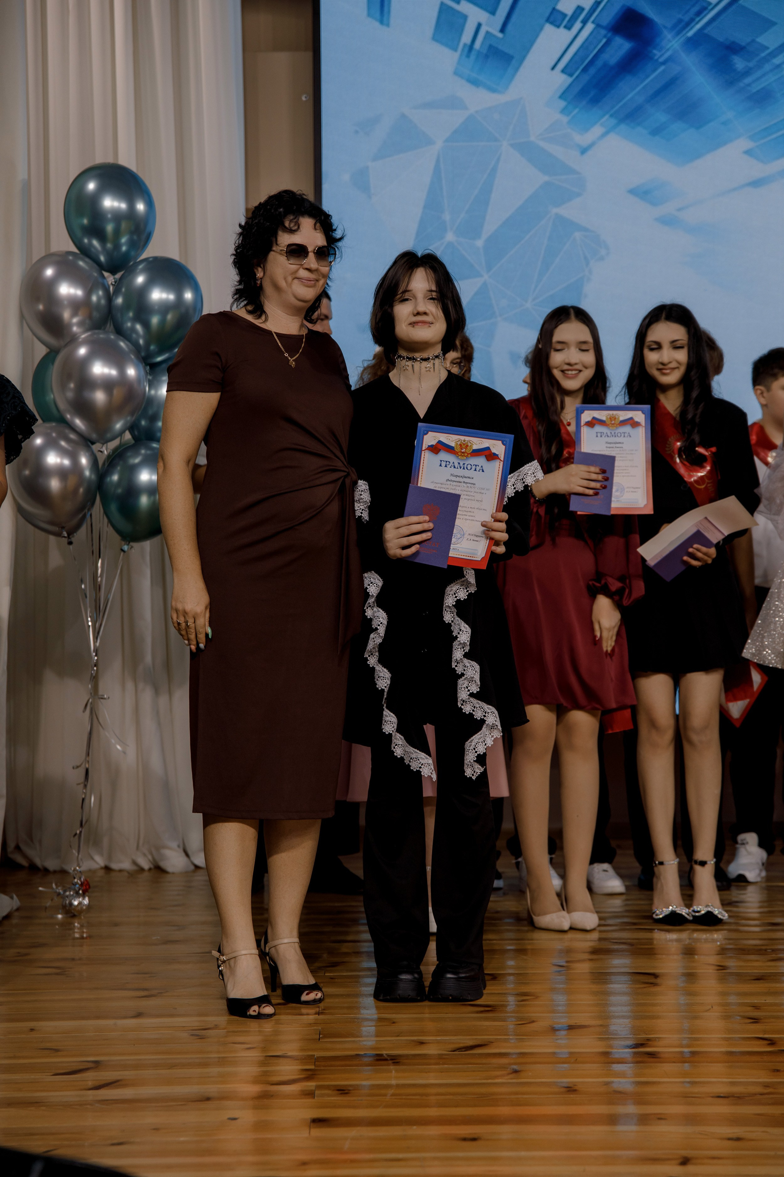 Выпускной школа 107 г Краснодар. Выпускные альбомы в Краснодарском крае