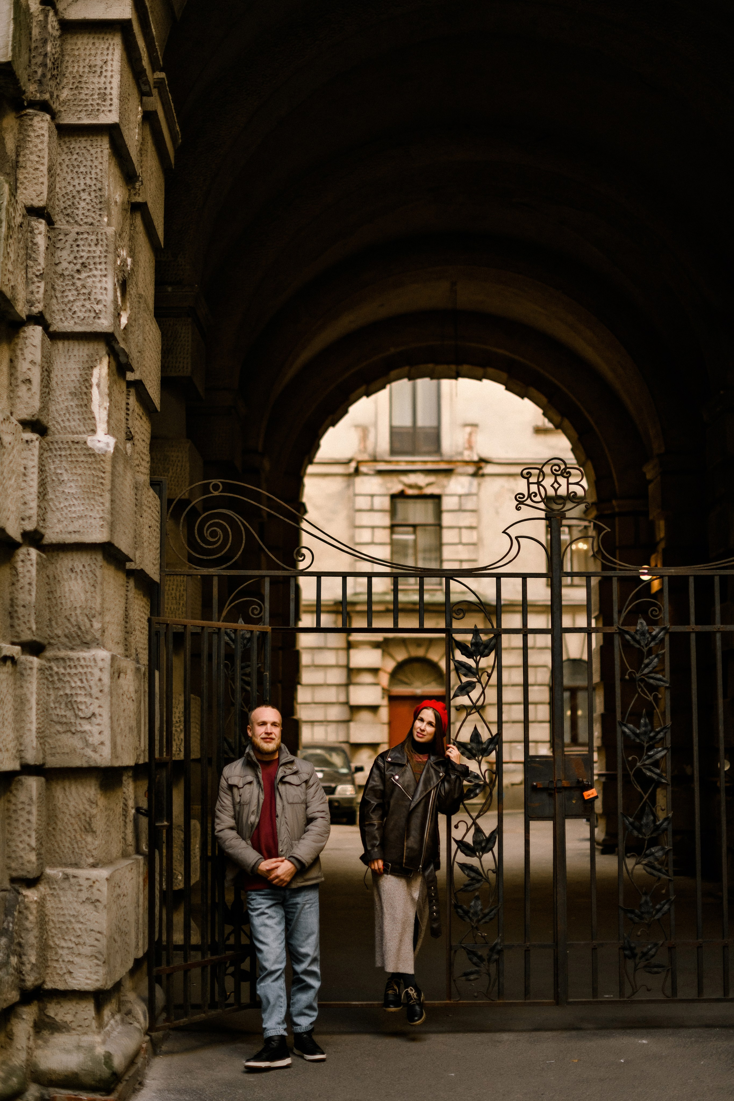 Люба и Коля. Осень на Петроградке. Свадебный фотограф в Санкт-Петербурге София Шубик