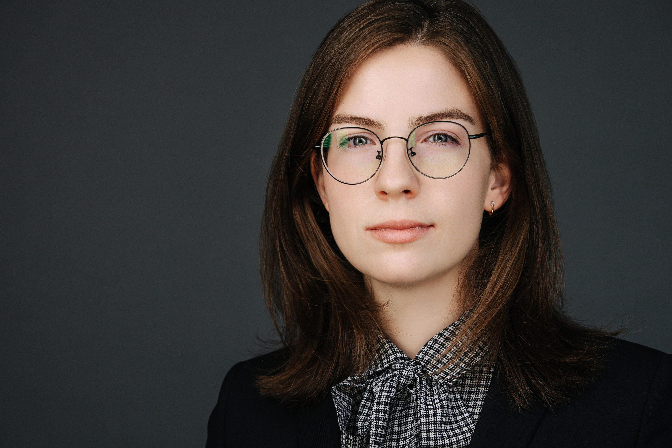 Headshot-фотосессия для команды | Портреты сотрудников в едином стиле. Бизнес-фотограф в Москве — Виталий Агабабян