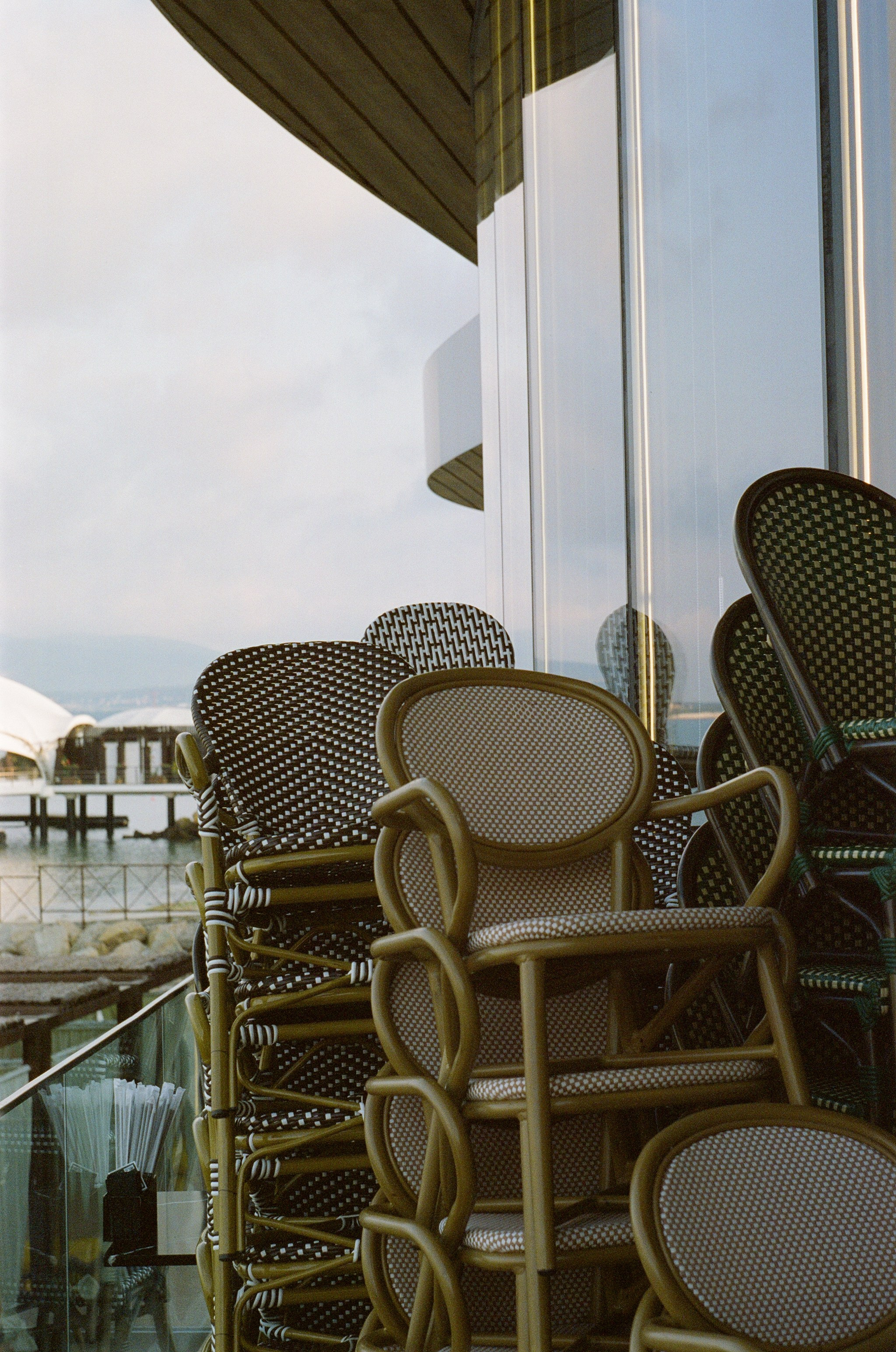 Аналоговое фото. Снято на фотопленку.  Фотоаппарат Pentax SP.  Геленджик