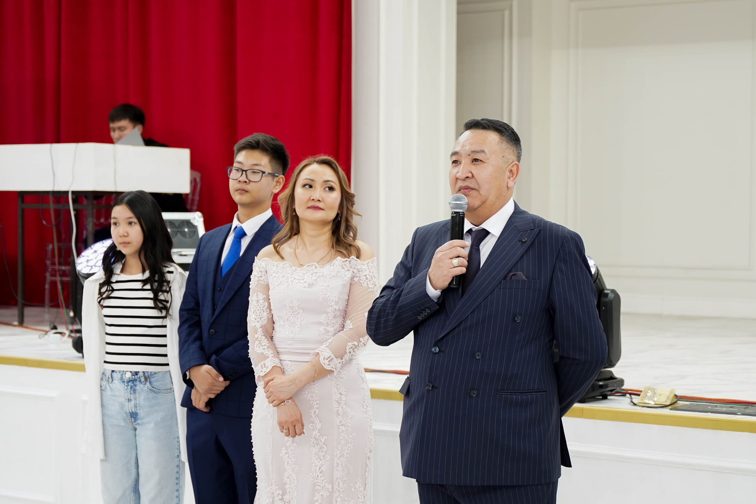 Dana uzatu. Фотограф Ернар Ержанов