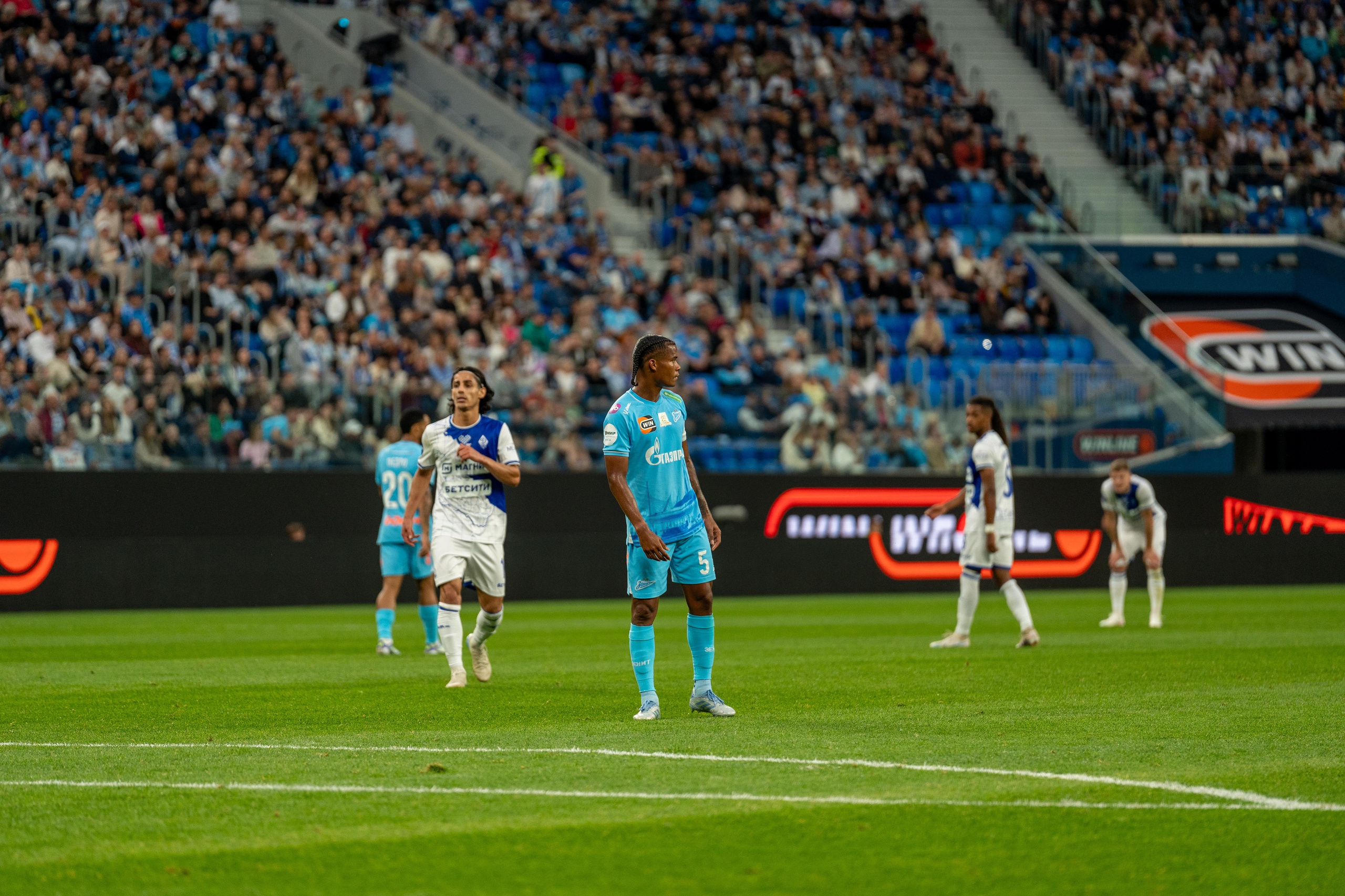 Игроки Зенита и Динамо на Газпром-Арене — фотограф матч Санкт-Петербург