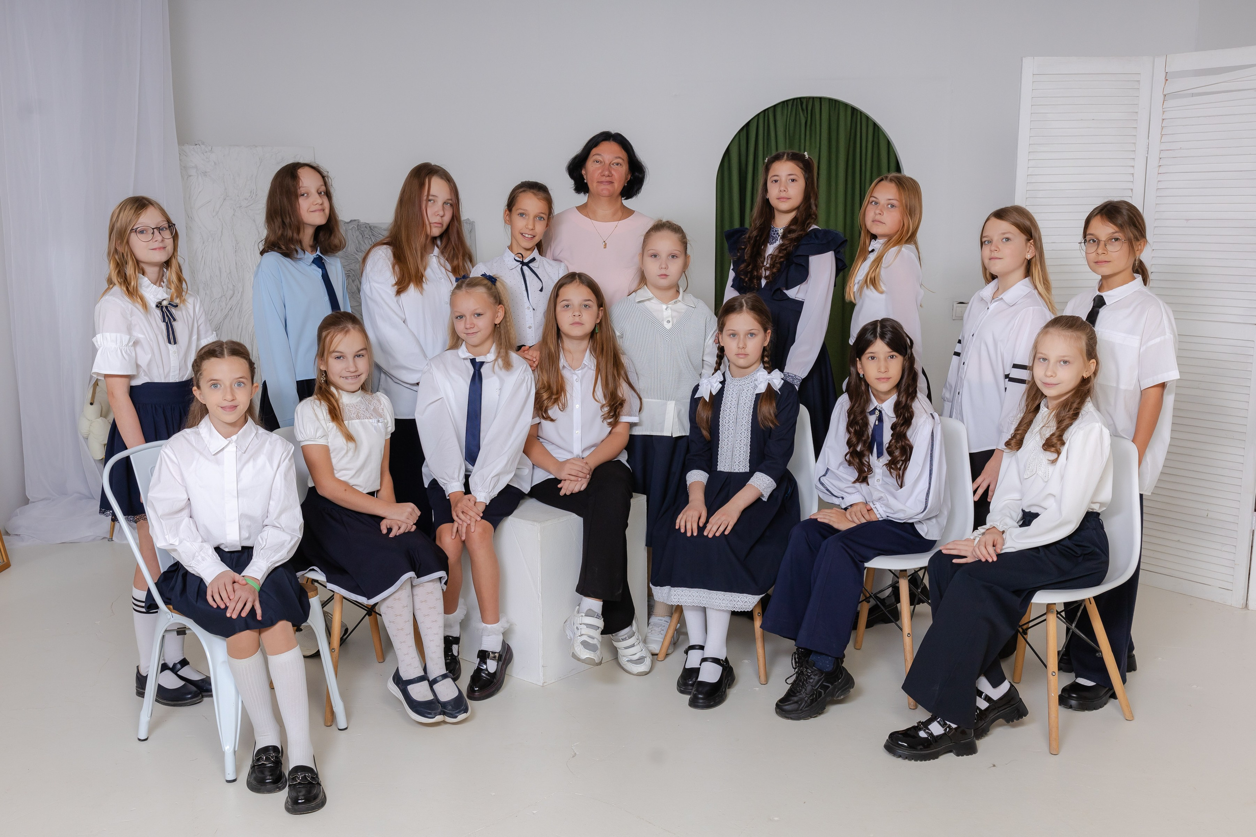 Съёмка в студии 4 класс. Выпускные альбомы Чехов