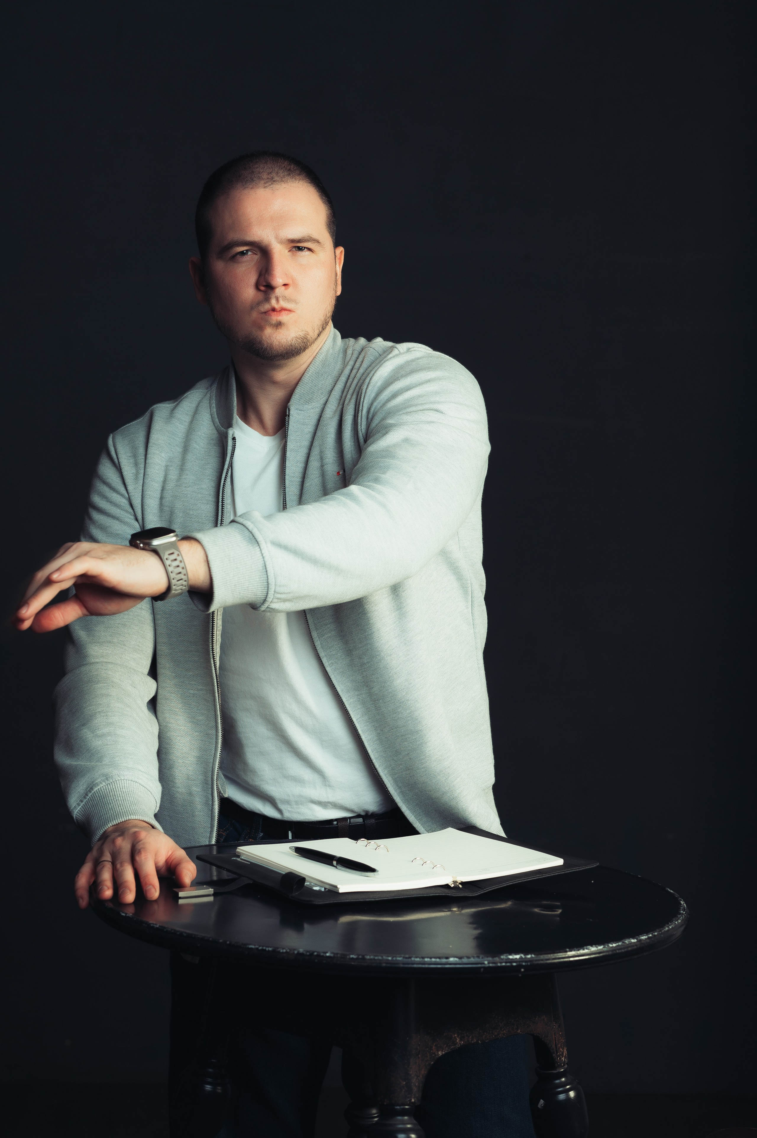 Никита Пустовалов — портретная съёмка. Иван Кубик — фотограф и видеограф