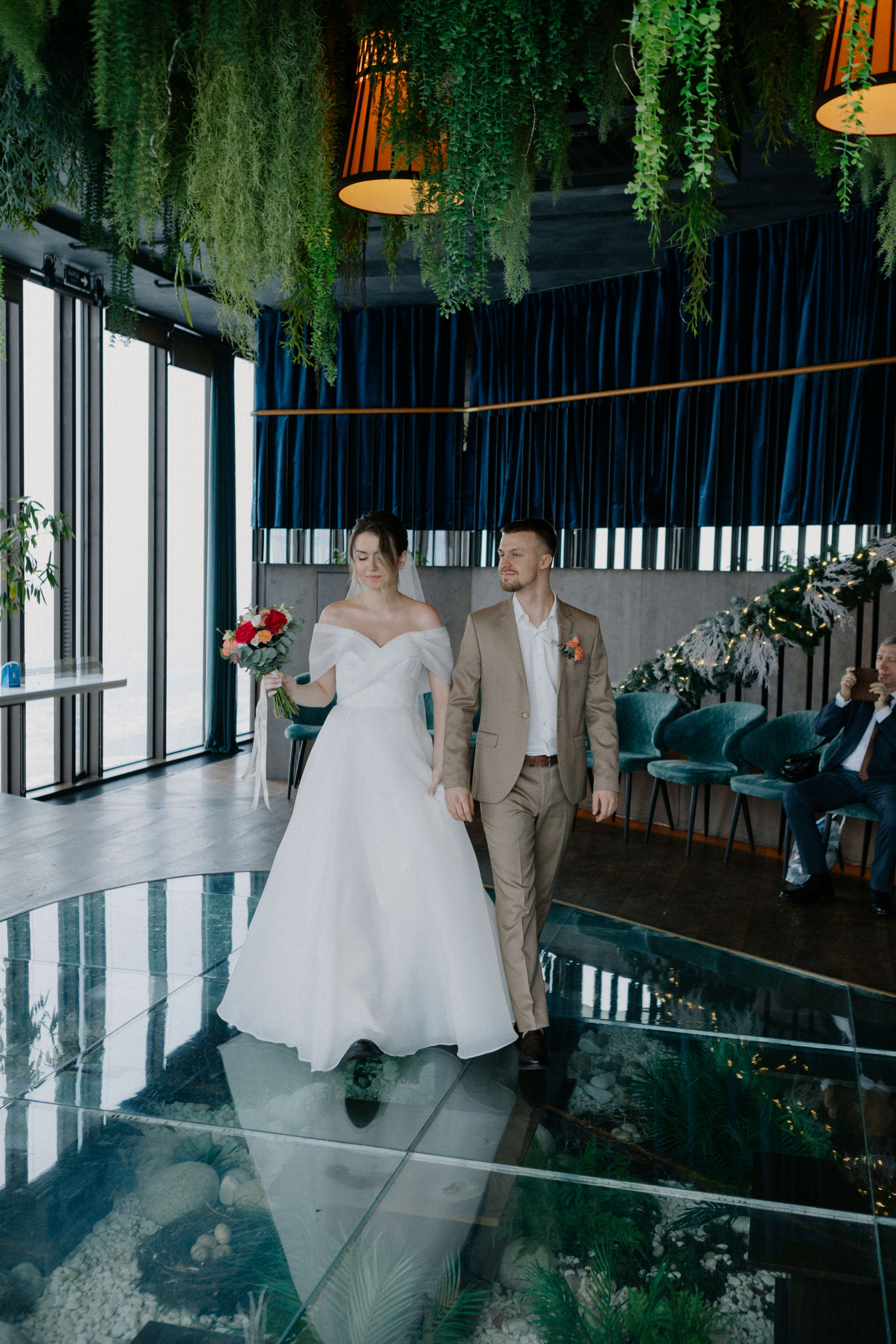 Ксюша и Илья. Утро в отеле роспись в Birds. Свадебный и портретный фотограф в Москве Анастасия Масюк