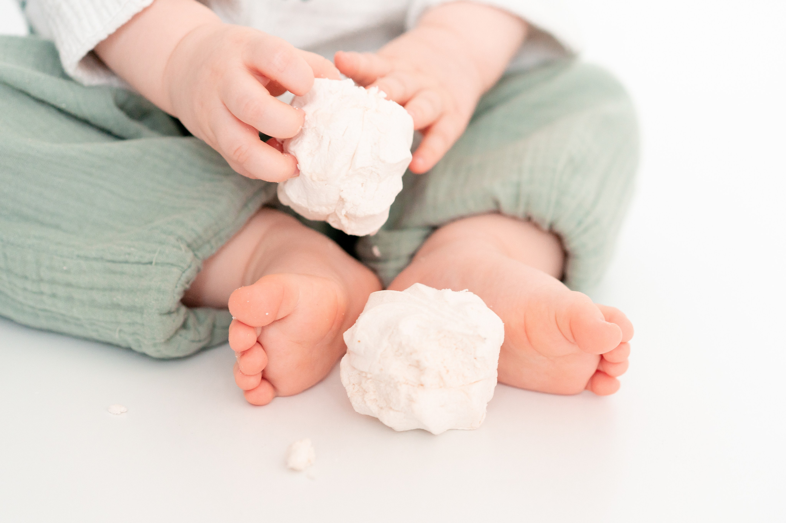 Первый день рождения малыша. Детская, семейная фотостудия в Санкт-Петербурге