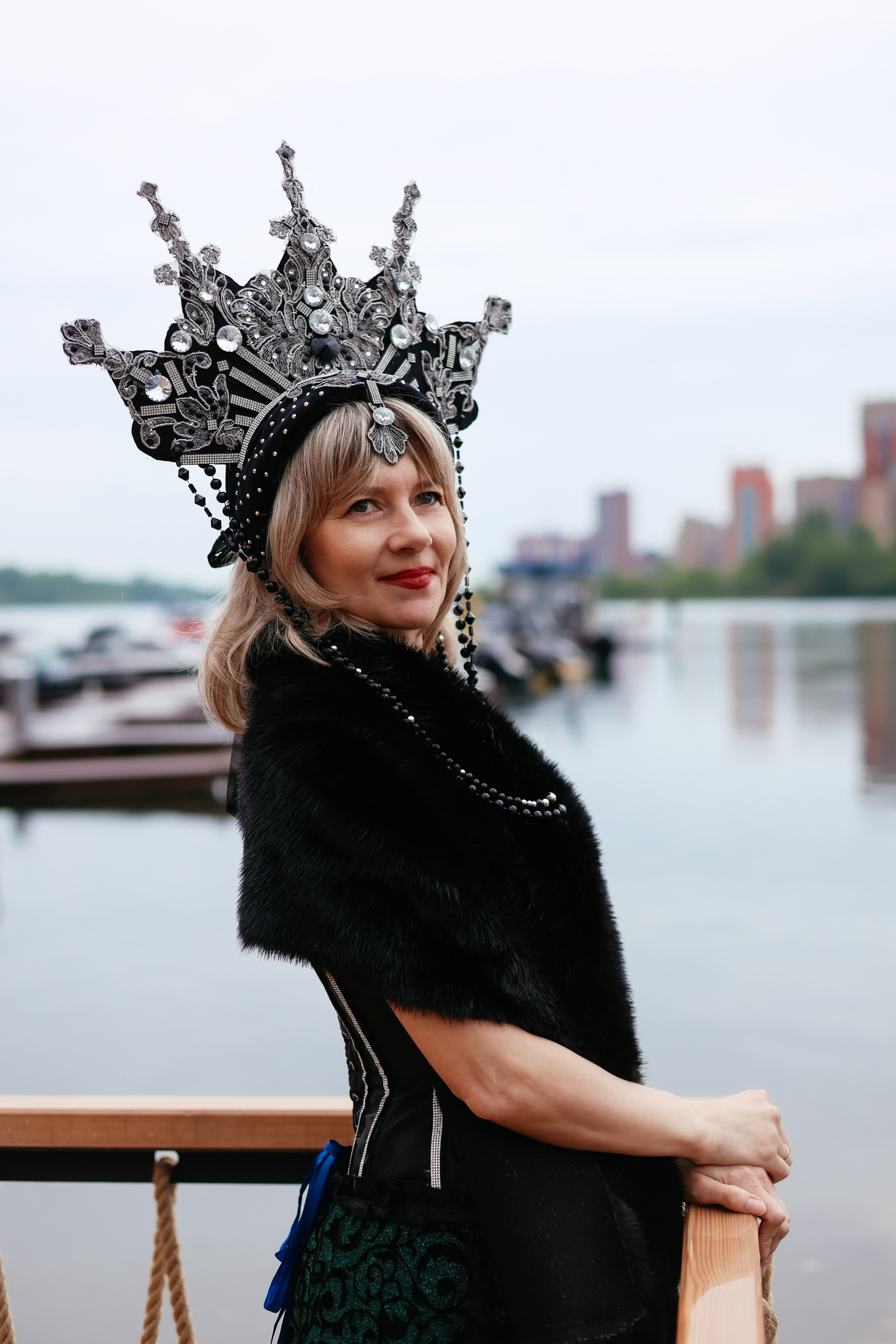 ВСТРЕЧА ЗАКАТА «ТЫ КОРОЛЕВА». Фотограф Красноярск съемки лавстори, фотосессия в студии, портретная съемка, творческие фотосессии