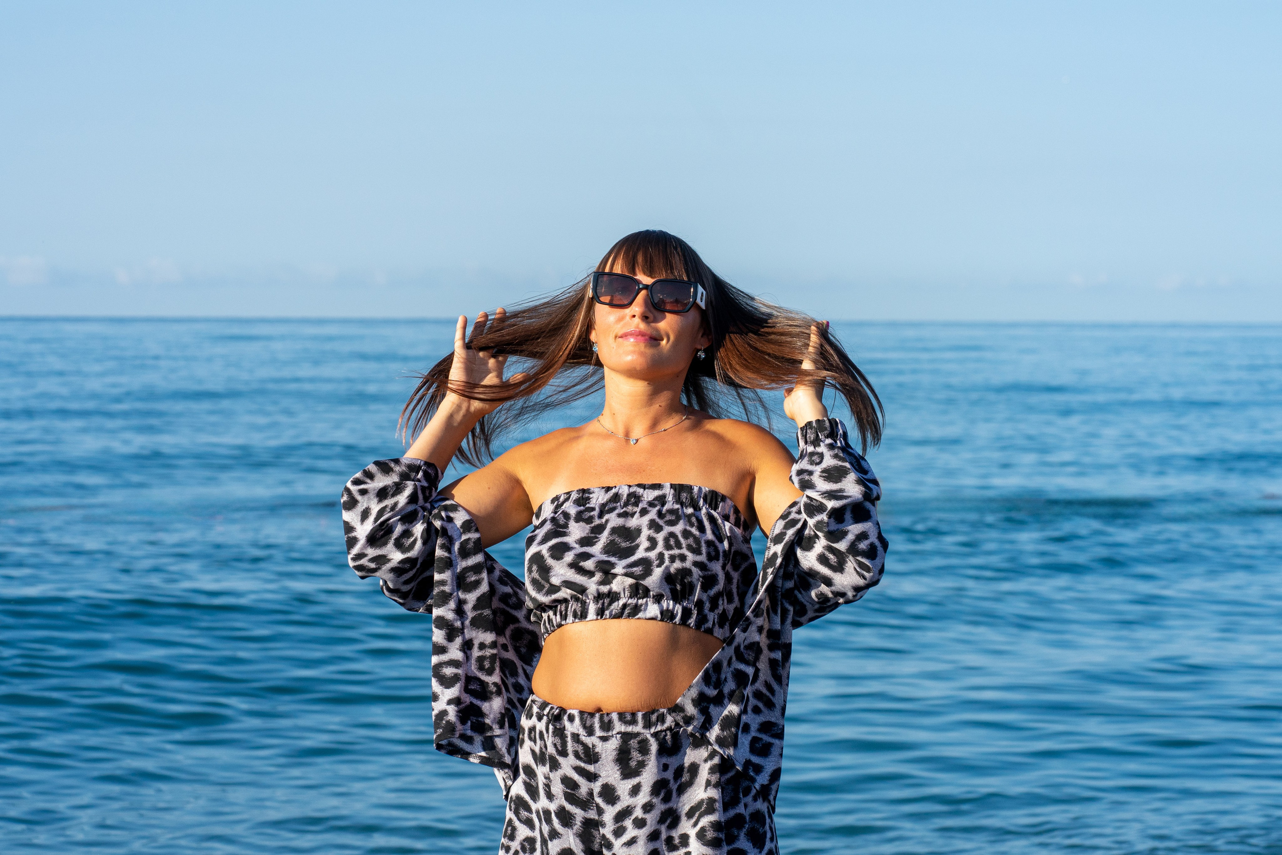 Фотосессия Юлии на море и на пальмовой аллее в Сириусе. Фотограф в Сочи Тиунова Маргарита и Тиунов Евгений