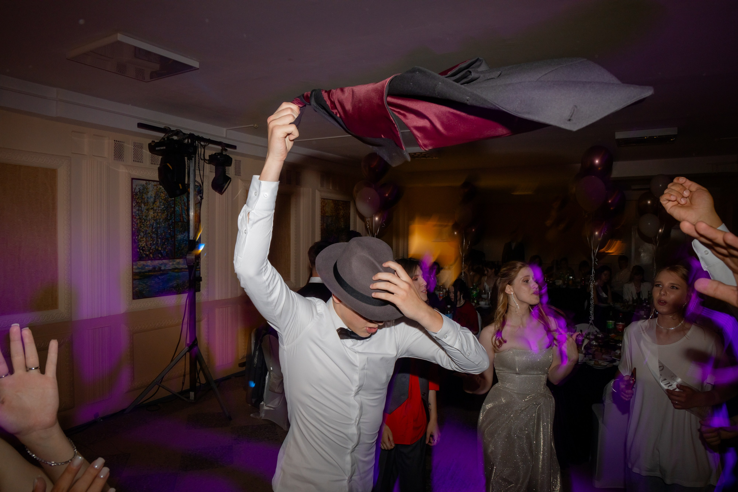 Школьный выпускной 2024 год в Соколе (Минск). Свадебный фотограф в Минске/Беларуси Сергей Спиридонов