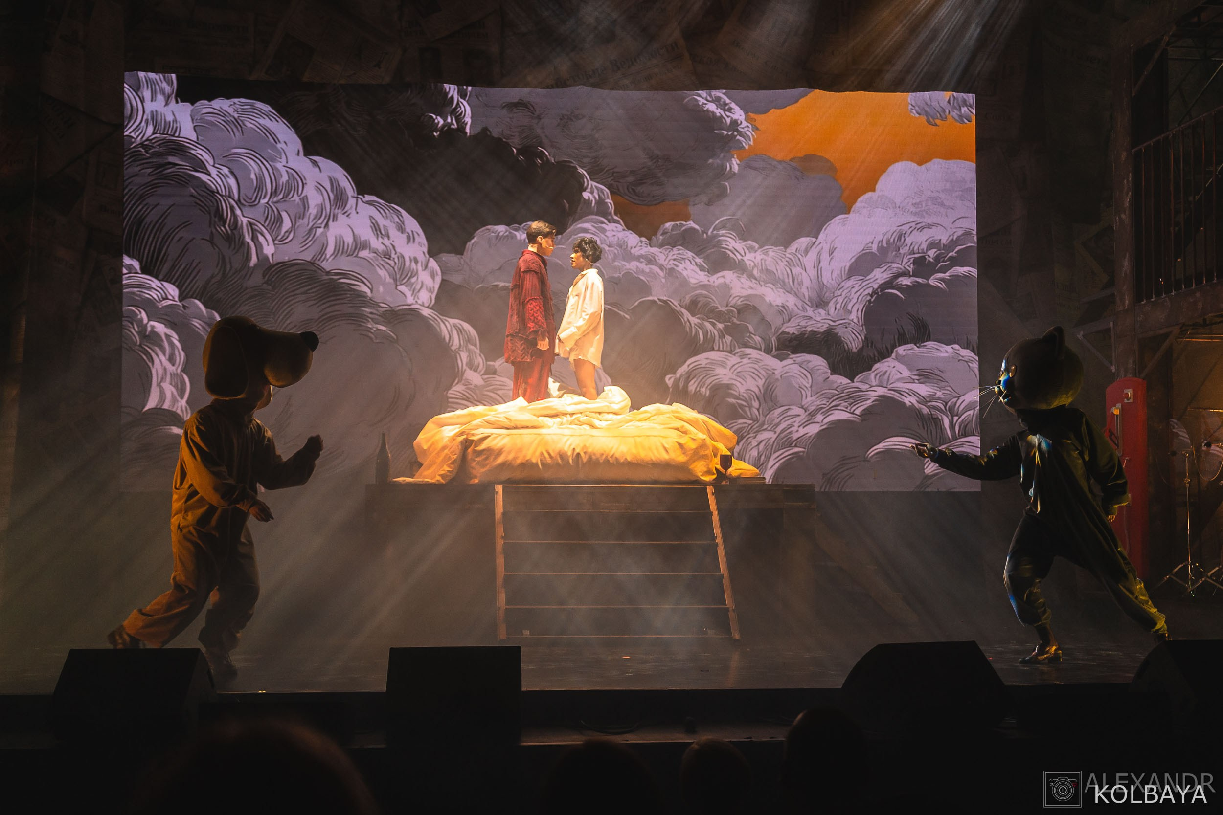 Фотографии со спектакля «Однажды в городе N». Концертный и театральный репортажный фотограф в Москве Александр Колбая