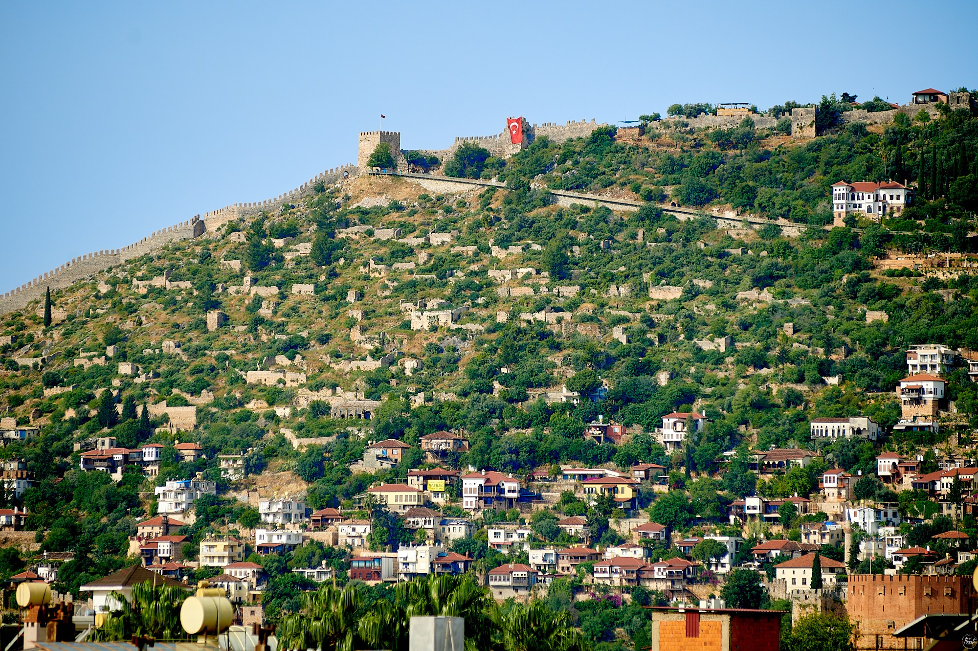 Alanya, Türkiye. May 2024. Фотографии отовсюду и обо всем