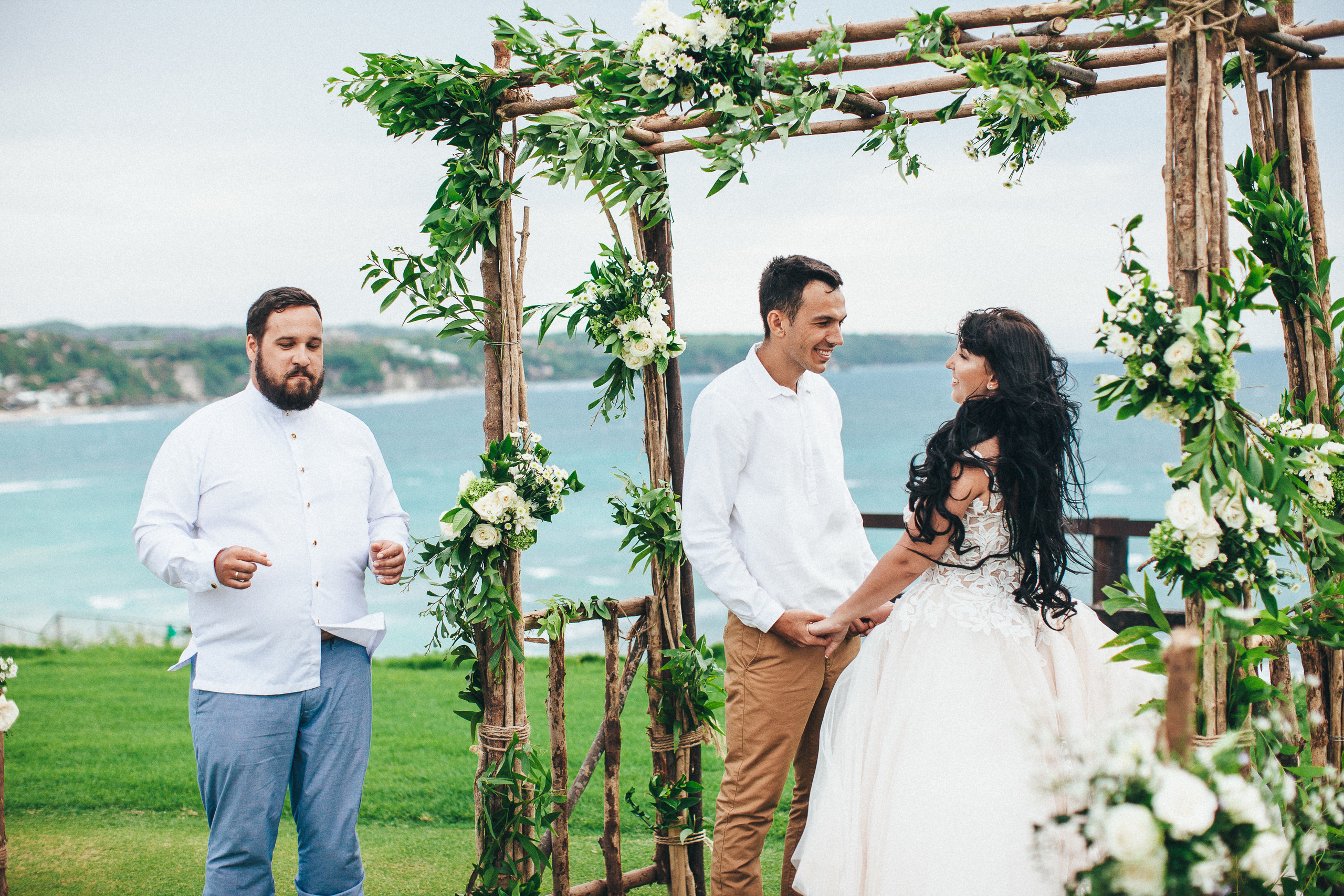 Alex and Ira. Wedding photographer in Bali