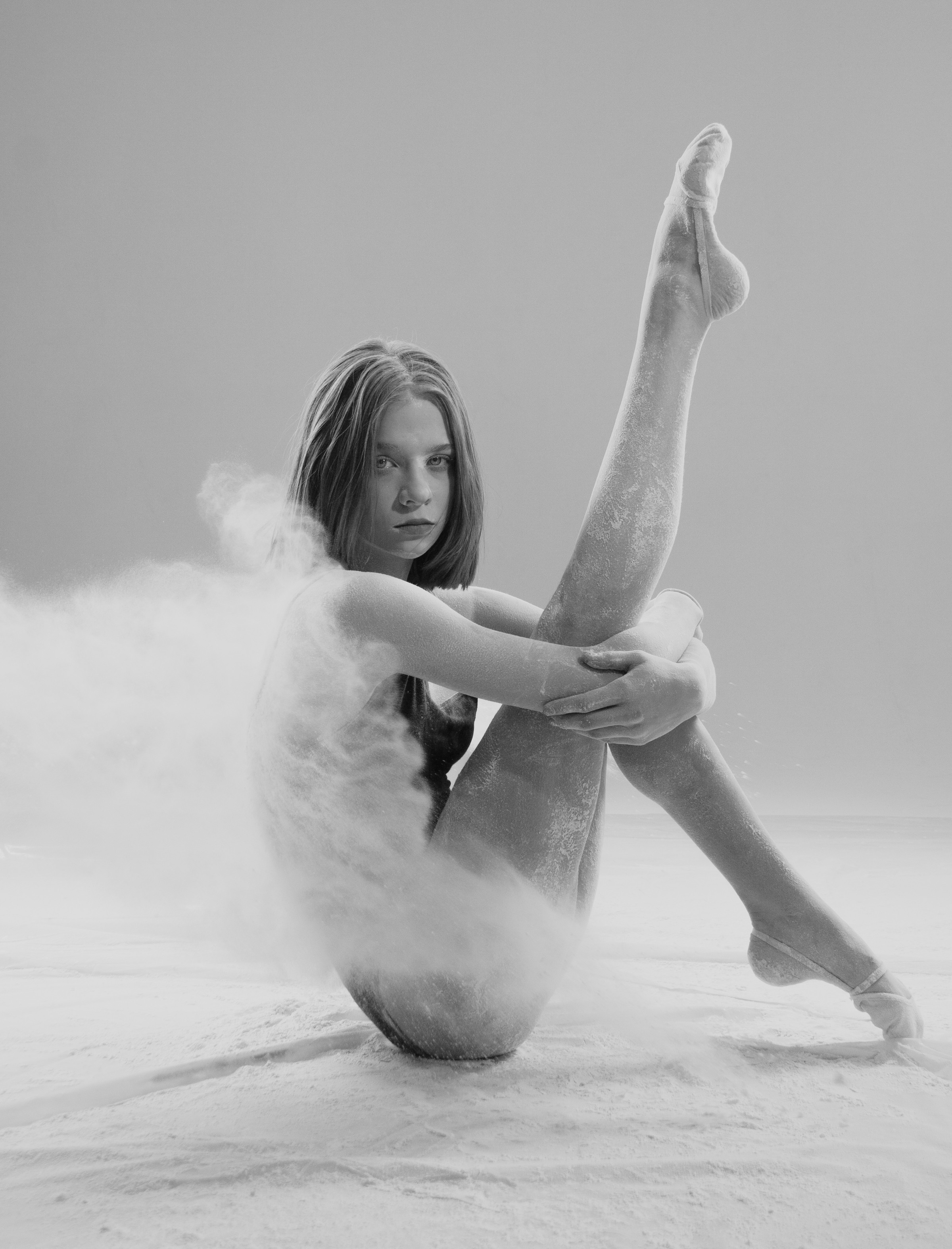 мука прилетает в спину 