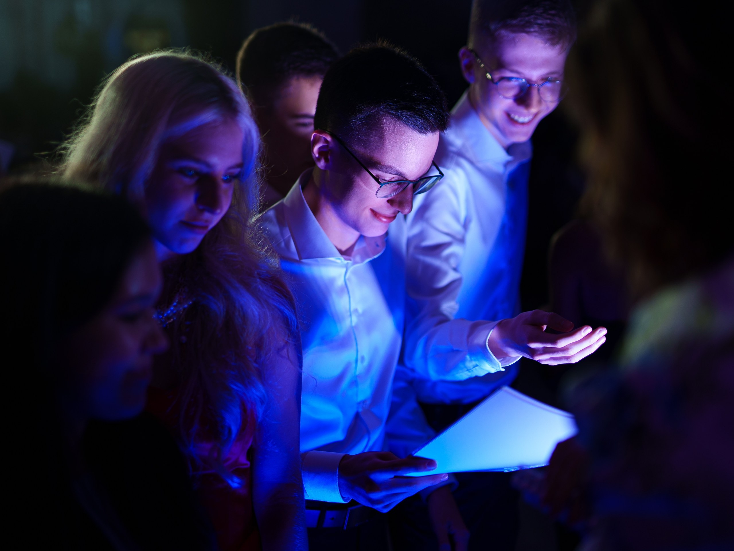 Фотограф на выпускной в Уфе — съёмка в Конгресс-холле для гимназии № 39