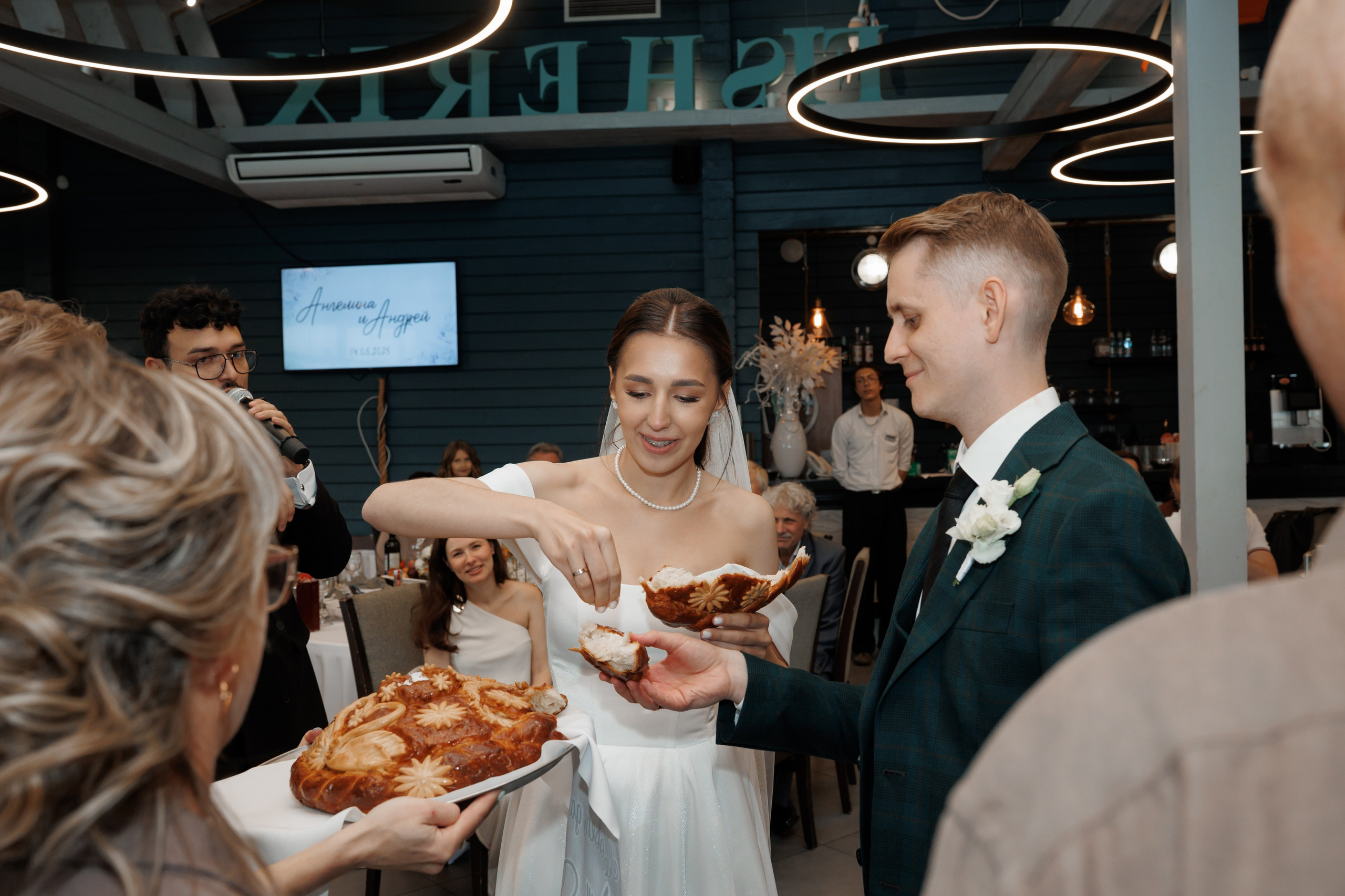 Регистрация в отеле Fish Point, ЗАГС Бутово, прогулка в Остафьево. Свадебный и репортажный фотограф (Москва, Королев и другие)