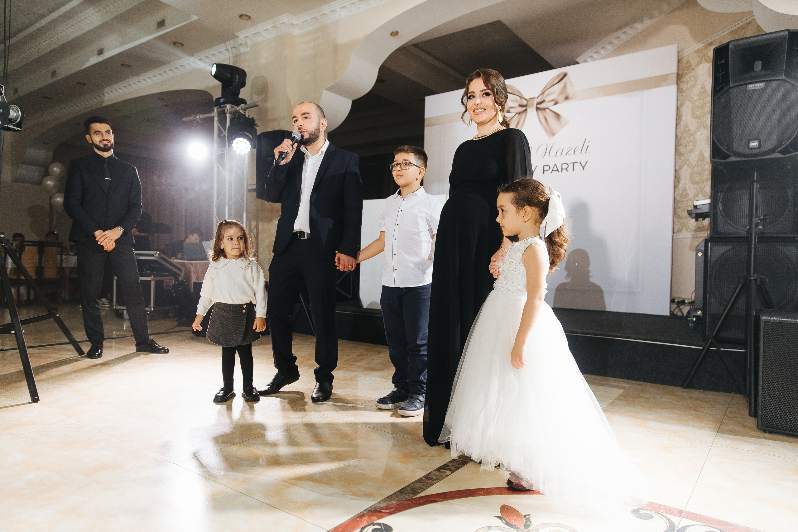 Ани и Назели. 35&5 День рождения, «Янтарь». Фотограф в Красноярске Надежда Воскресенская