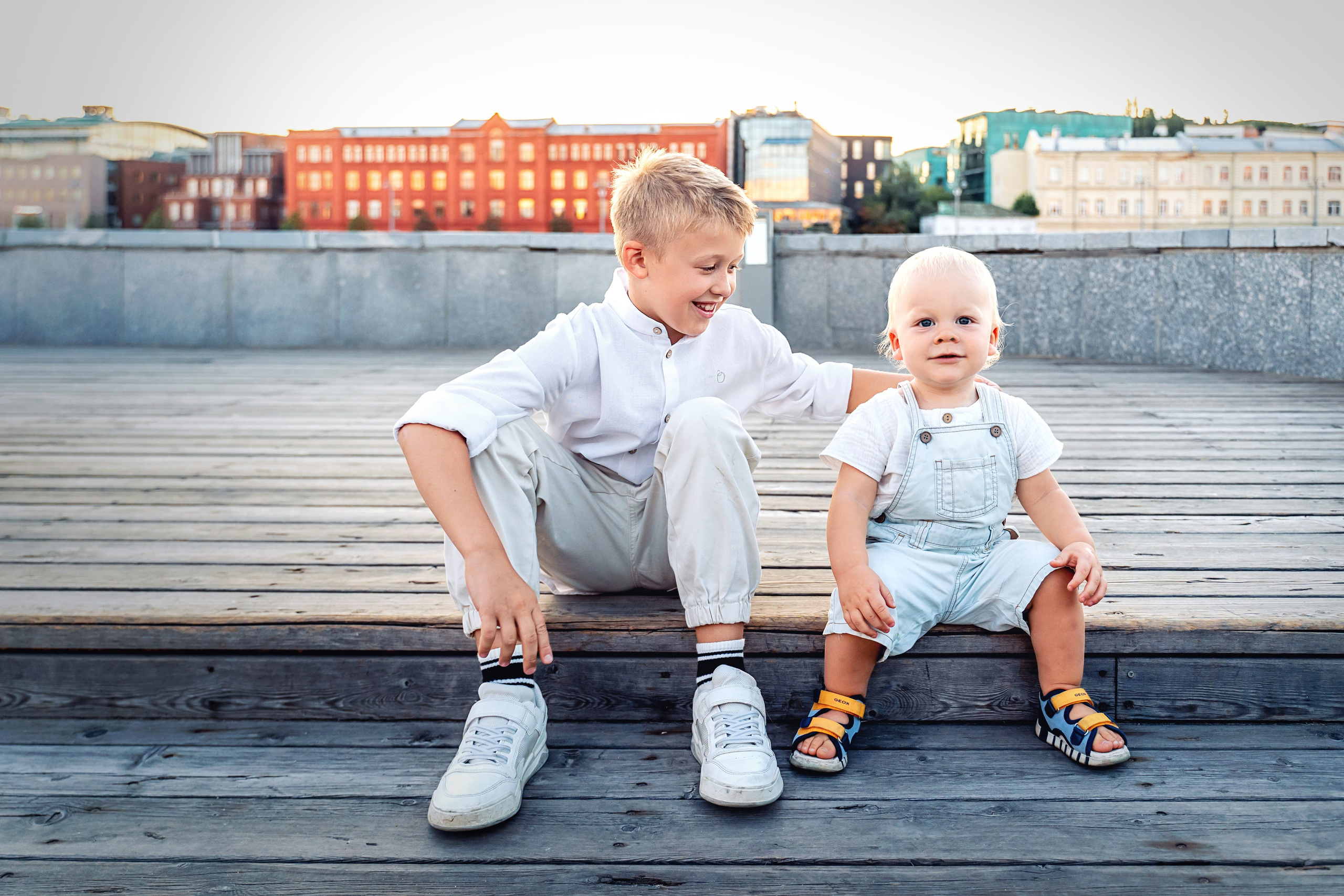 Семейная прогулка в парке Музеон на закате. Фотограф \ Видеограф на Крещение, Венчание Москва| Семейные съемки