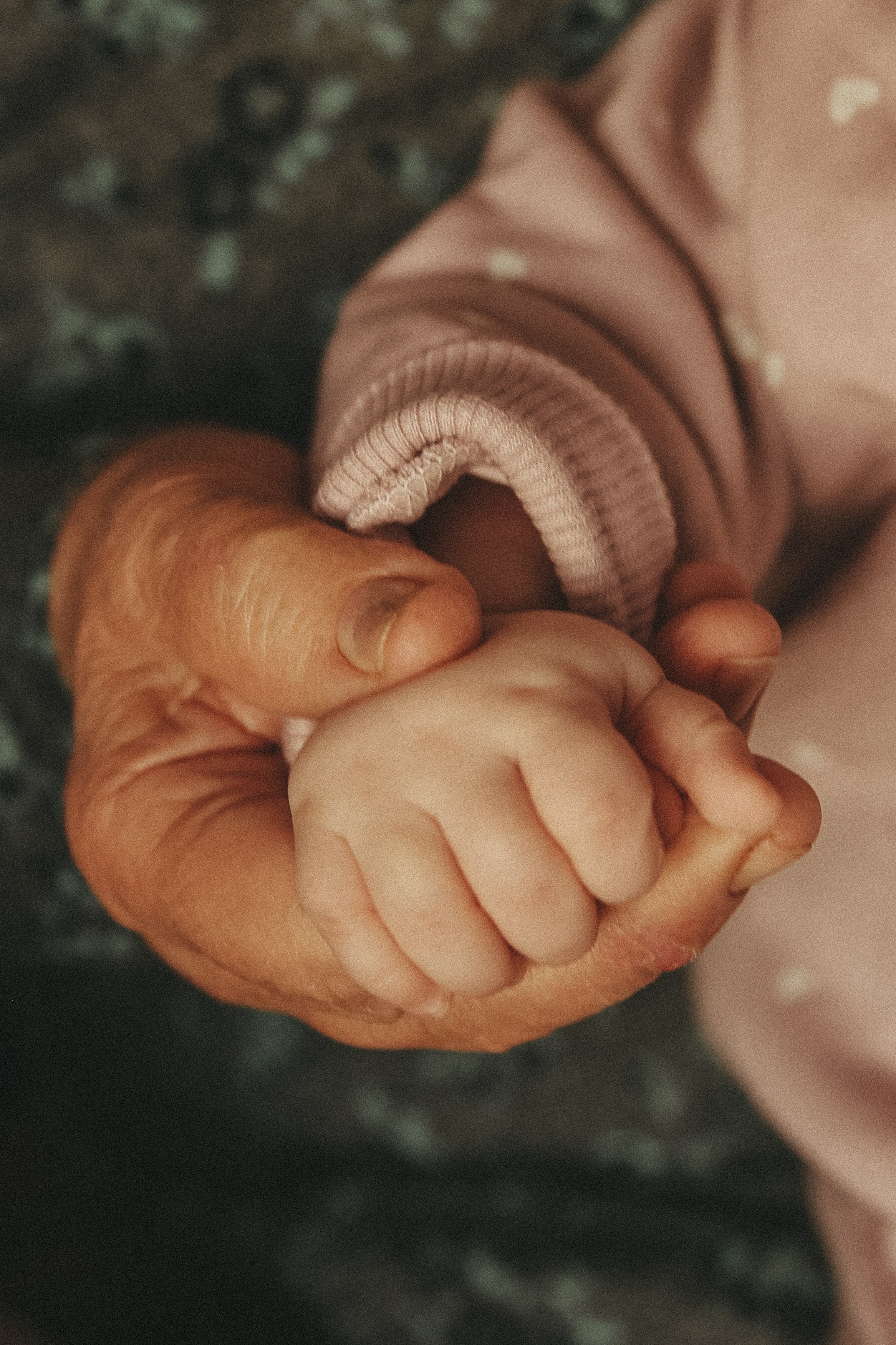 Семейная фотосессия домашняя фотосессия бабушка в гостях у бабушки. Фотограф Владимир Москва