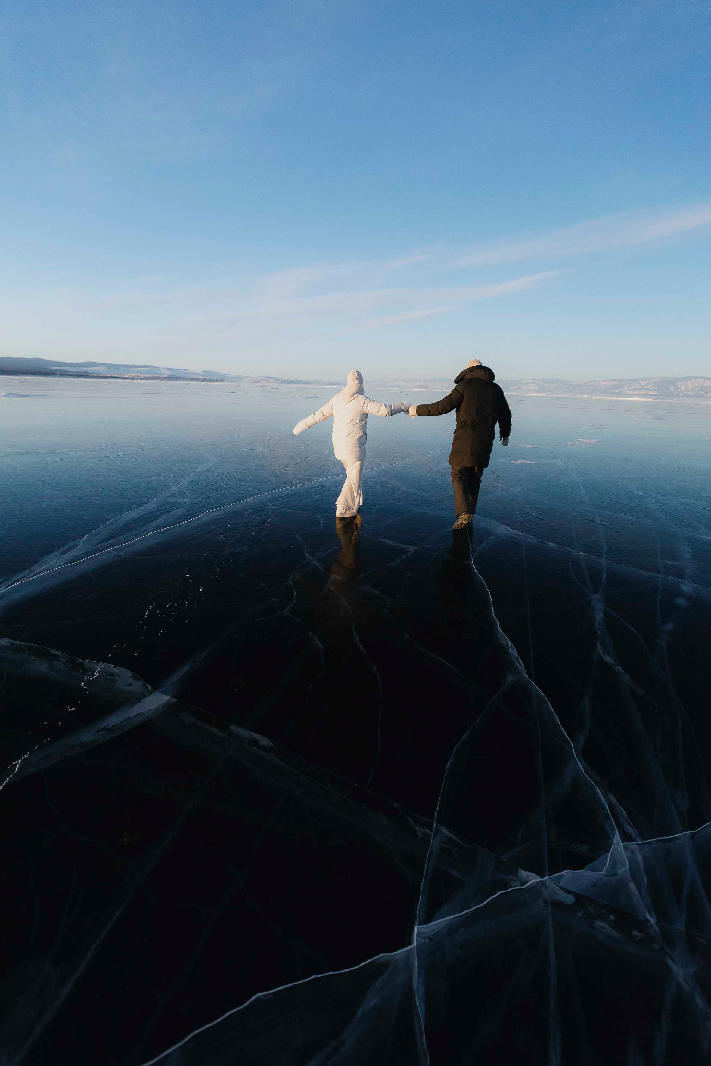Ледяное зеркало. Фотограф Ольхон, Регина