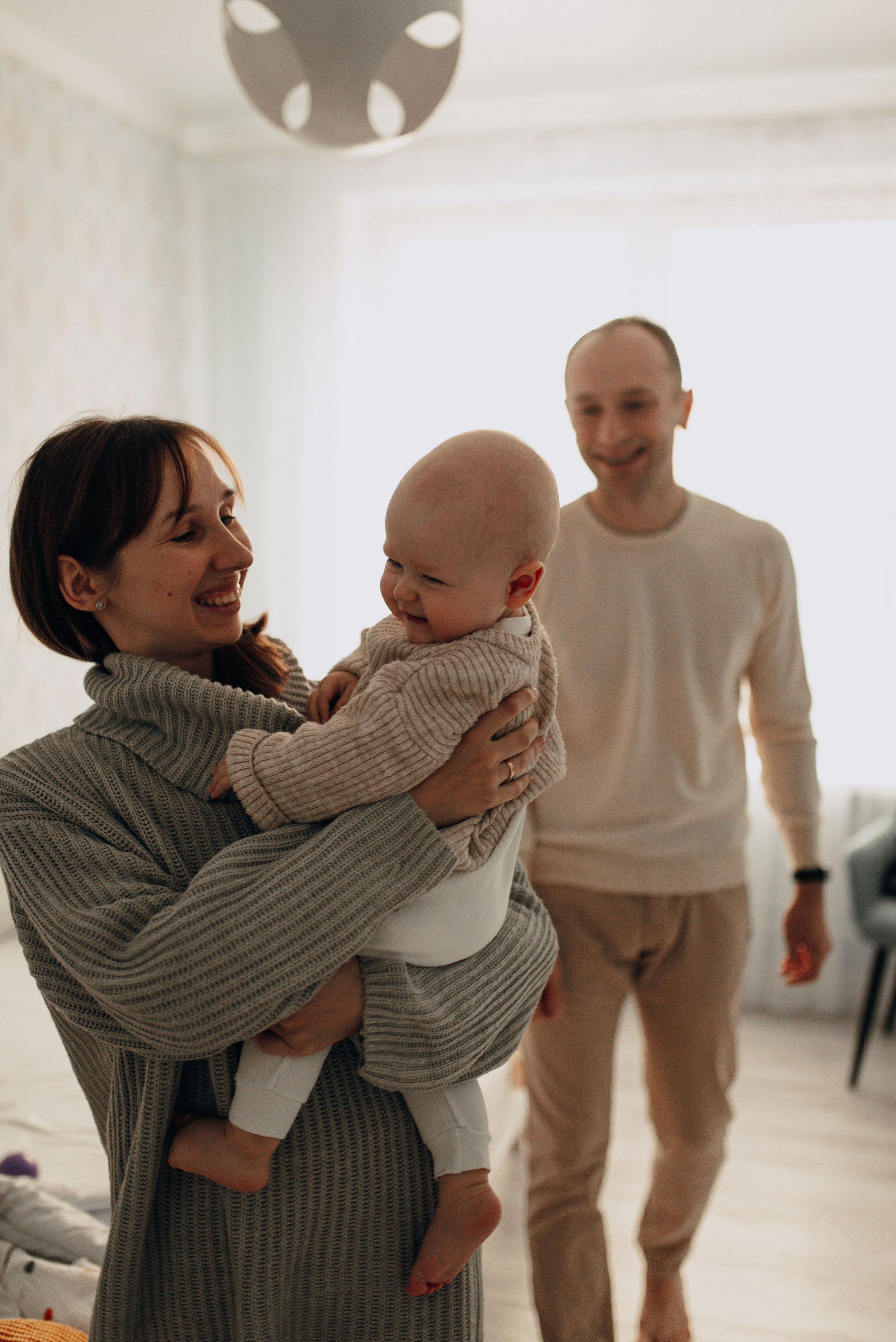 Домашняя семейная история: Василисе 10 месяцев. Семейная фотосессия Бутово Москва фотограф Алина Морщагина