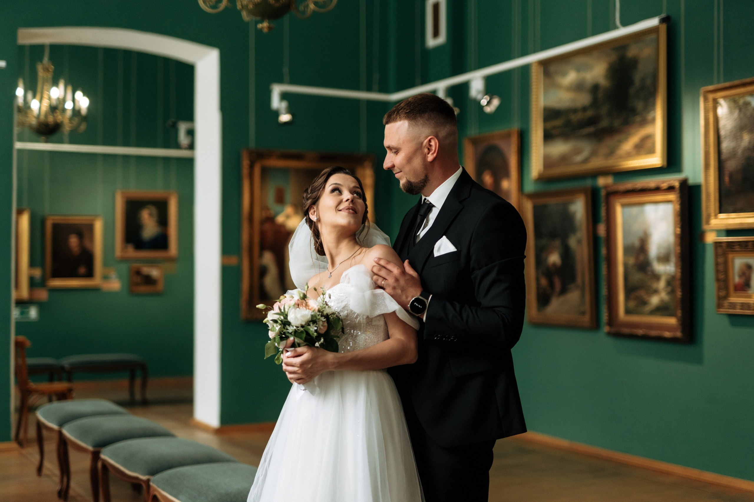 Свадебный день Яны и Максима, прогулка в лесу, Картинная галерея в Тамбове. Свадебный фотограф в Тамбове Павел Четвертков