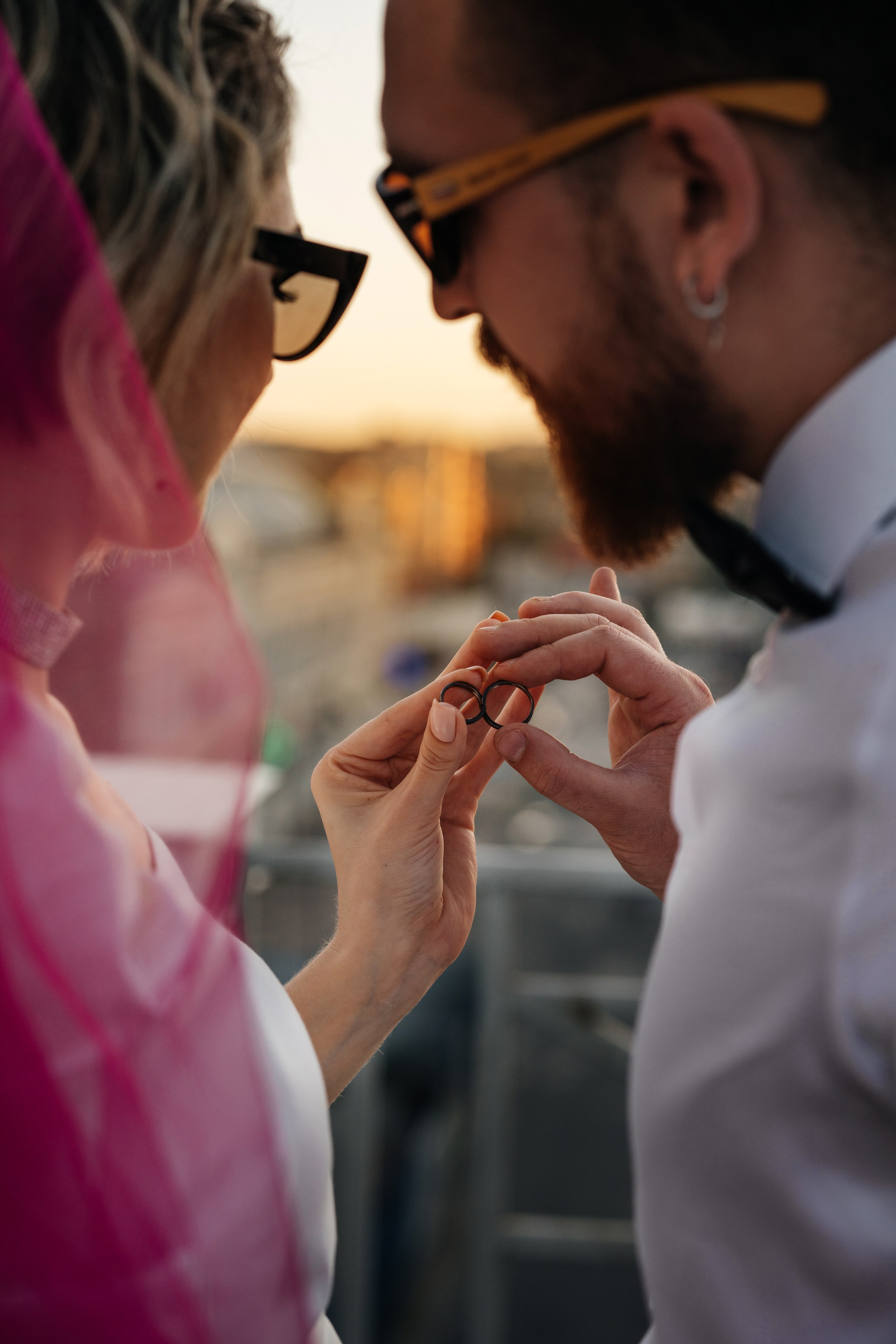 Свадебная прогулка по городу. Денис и Кристина. Свадебный и семейный фотограф Надежда Соловьева