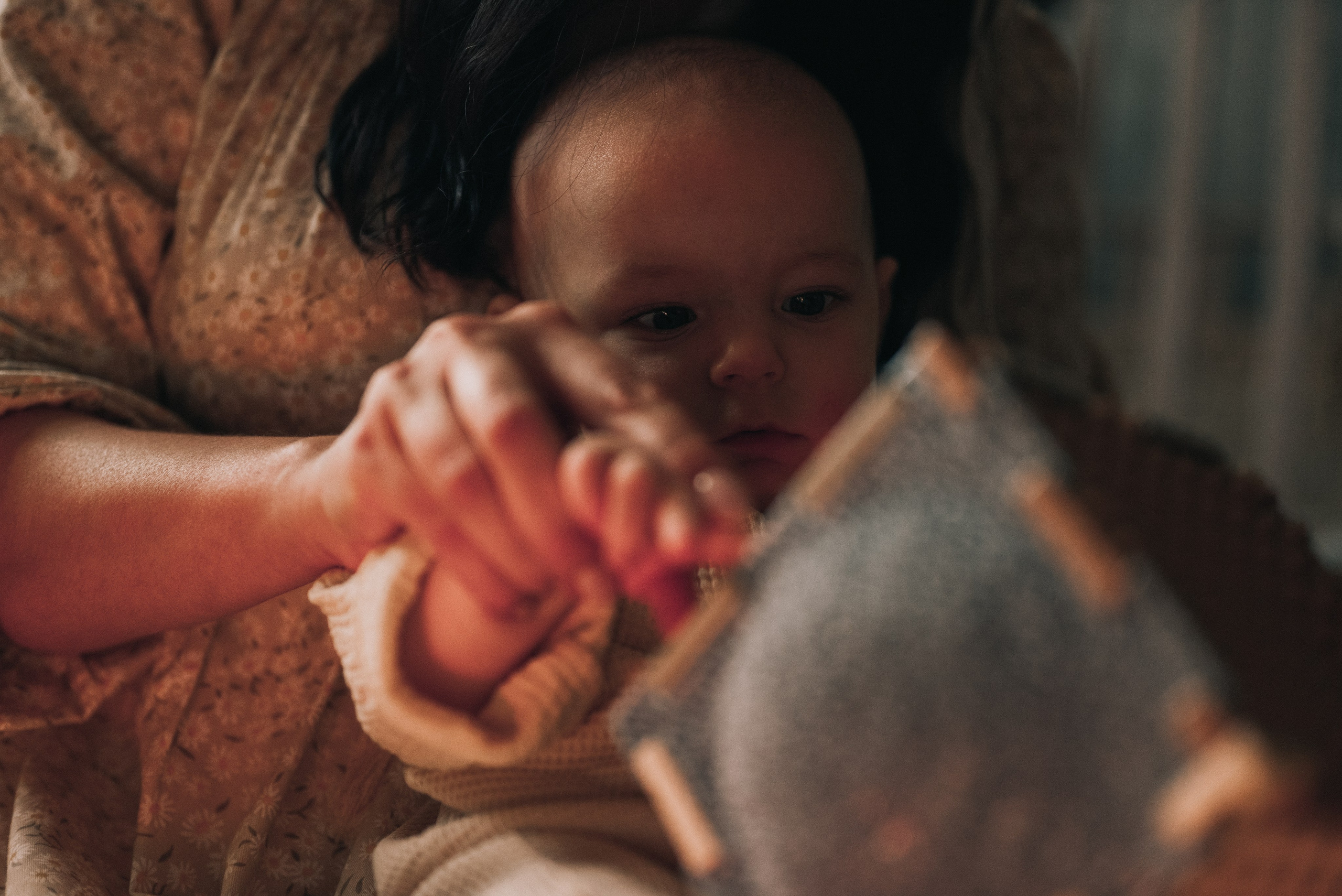 Утро мамы и малыша. Дарья и Евсей. Семейный фотограф в Москве Дарья Пузикова