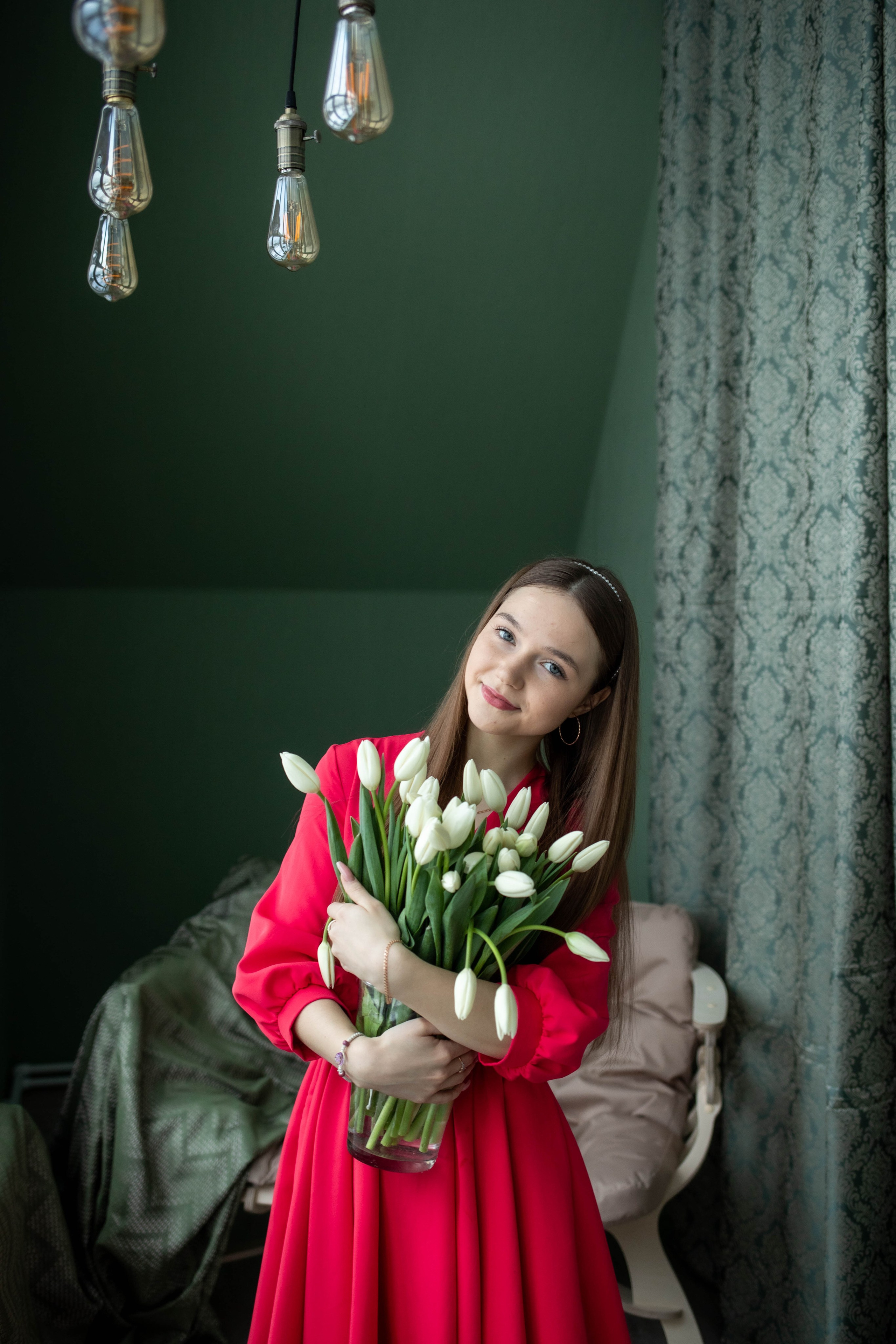 Девушка и цветы