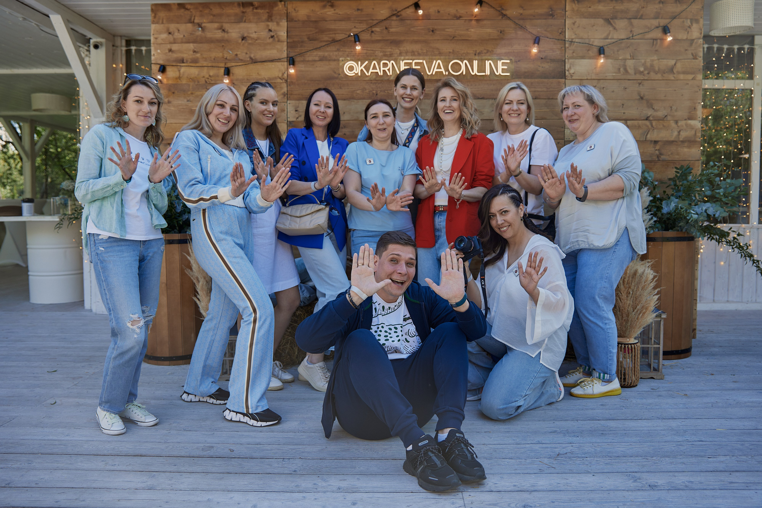 Выпускной Karneeva.online 2024. Репортажный и семейный фотограф Ухова Наталья в Москве