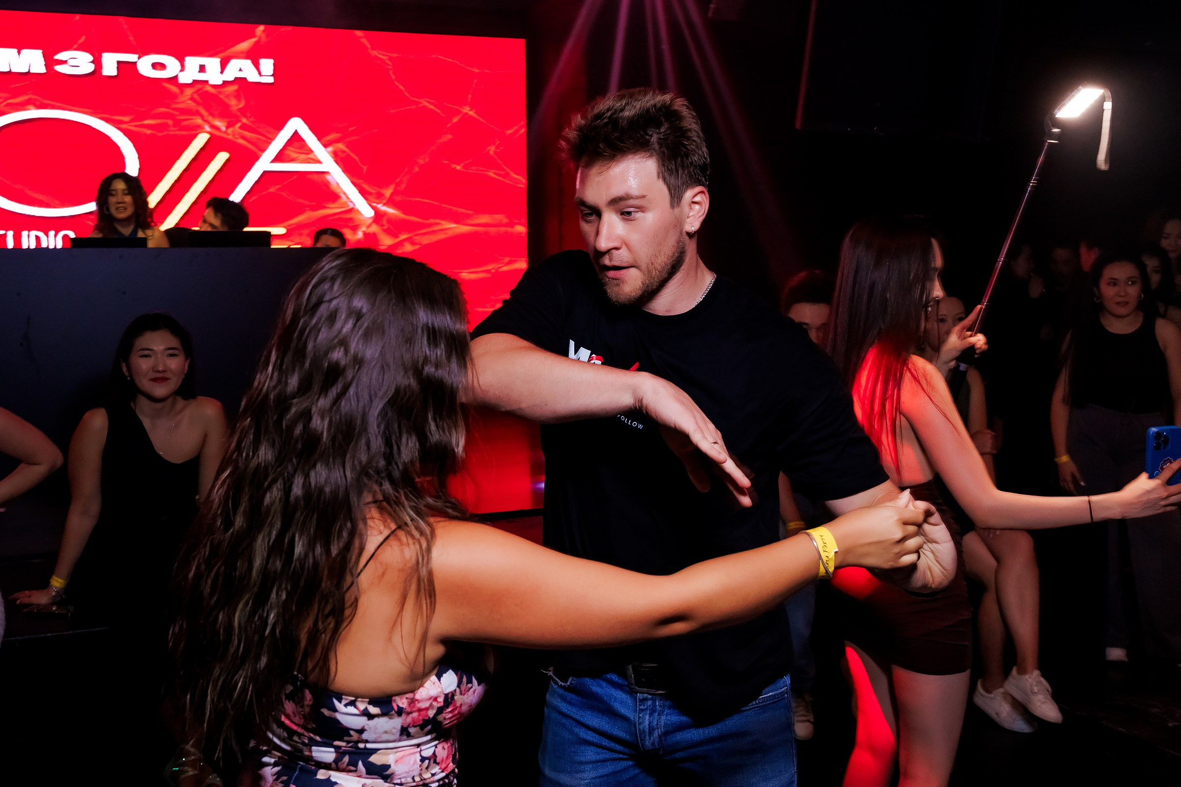 Bachata Party by Hola Dance. Репортажный фотограф в Алматы Каюпов Сержан