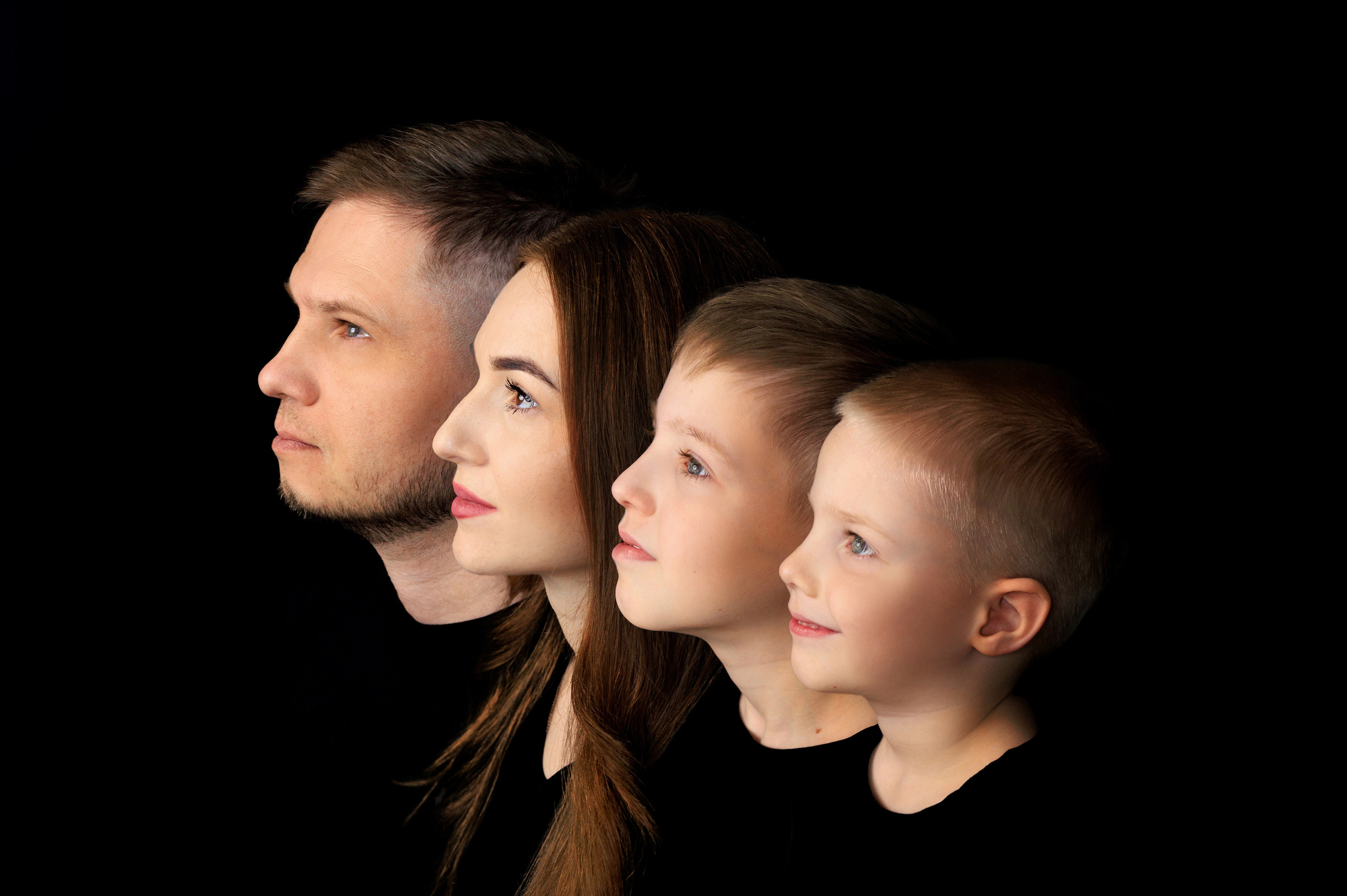 Портрет поколений на чёрном фоне. Семейный и детский фотограф в Краснодаре Анна Трашкова