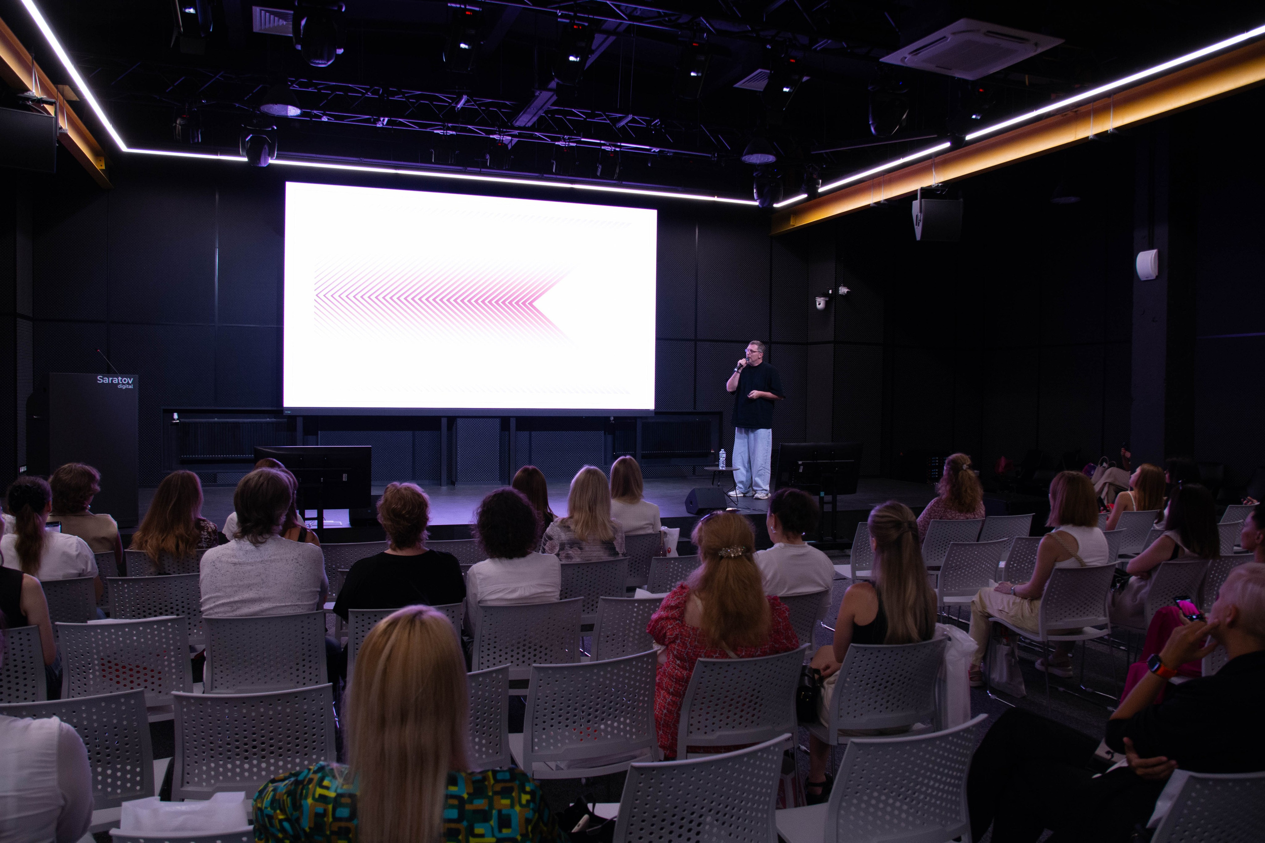 Бизнес-конференция для дизайнеров интерьера 2025. Вадим Малянов — фотограф / видеограф в Саратове