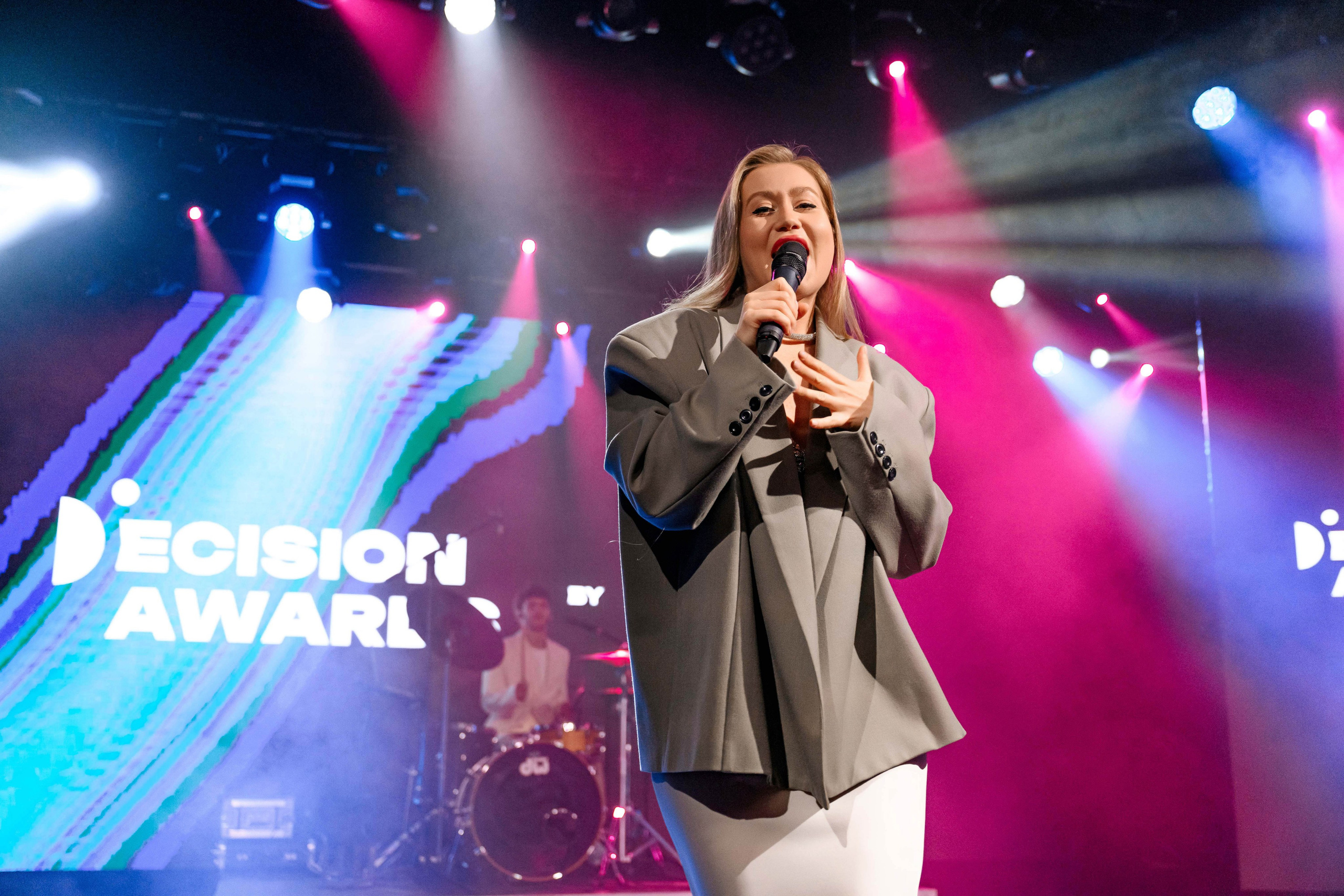 INNOVATE GROUP. Максим Комаров — Профессиональный фотограф