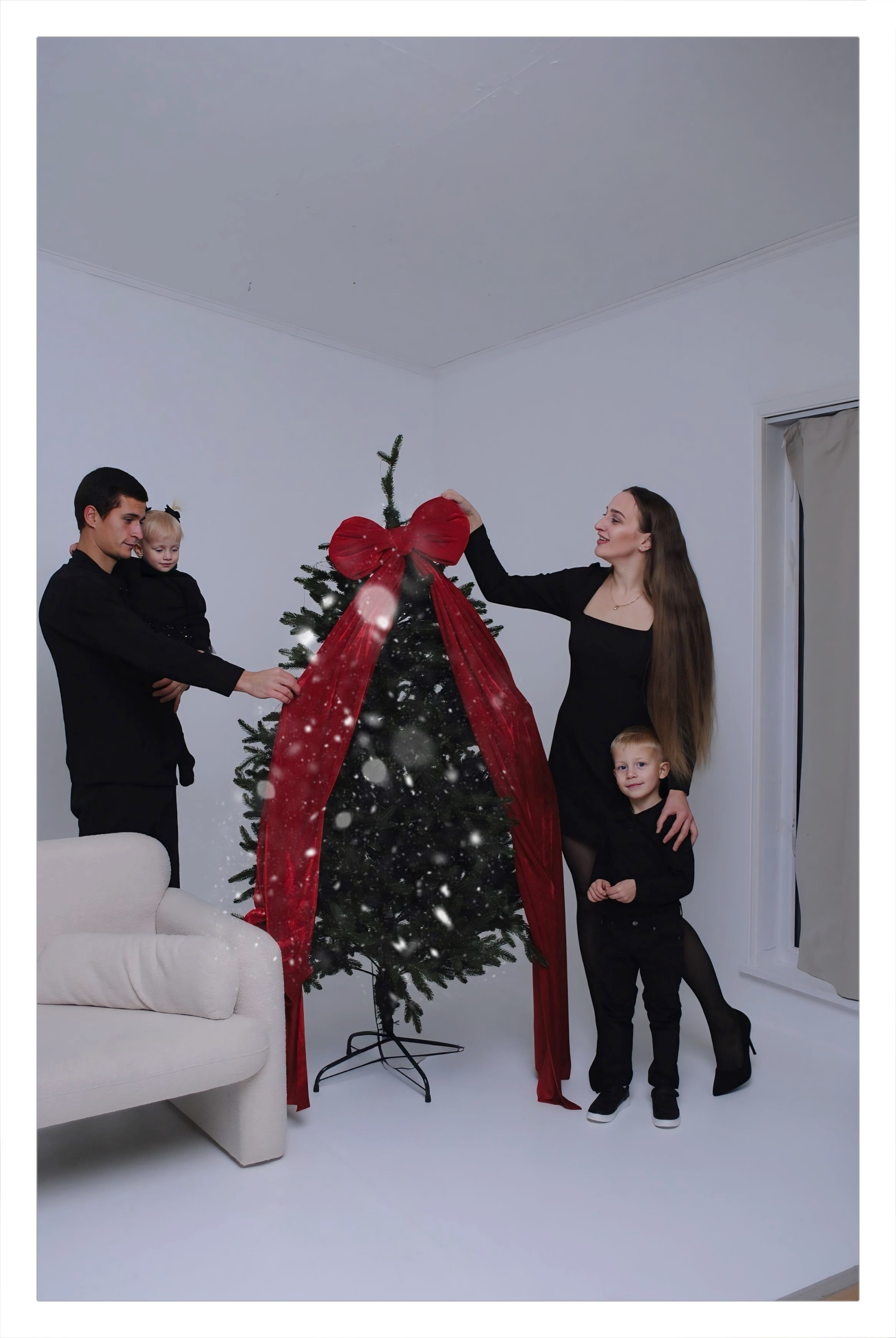 Настя и семья. Фотограф Мария Мусаелян