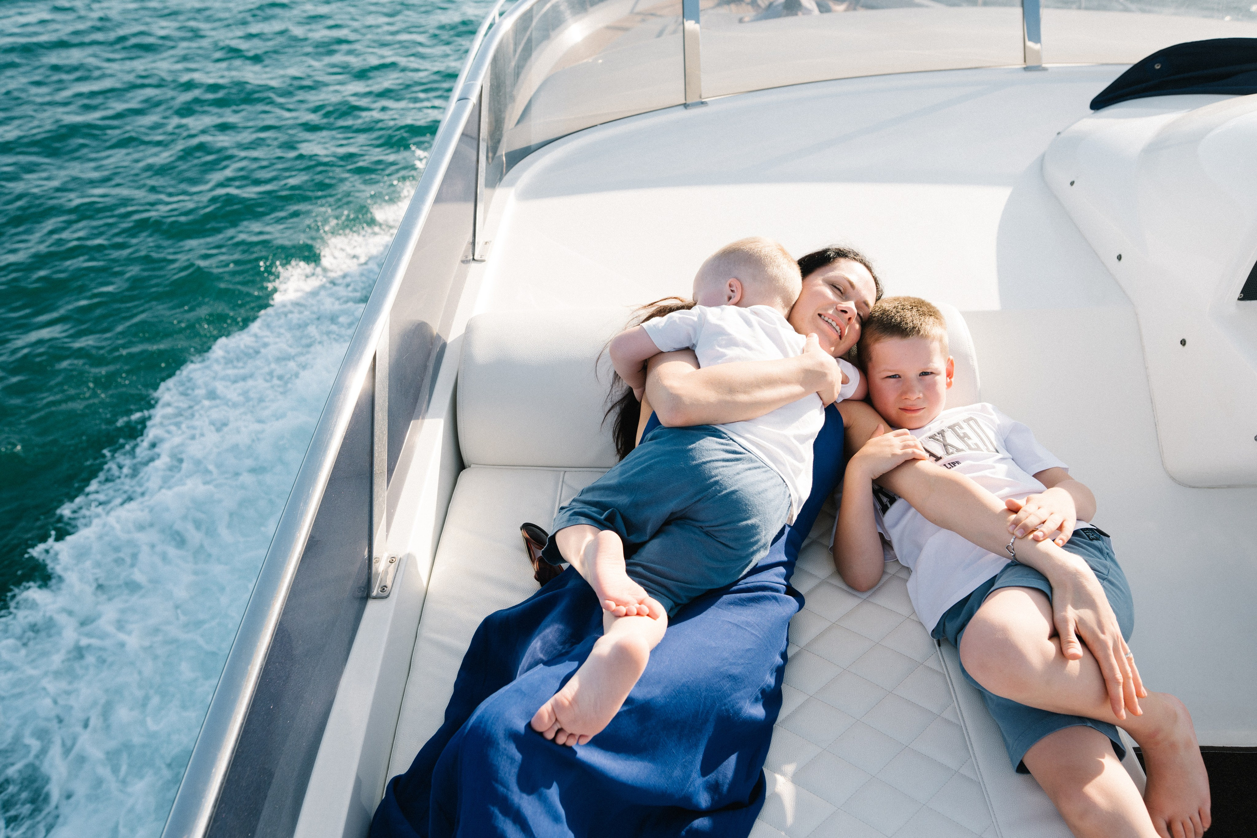 семейная фотосессия на яхте в Геленджике