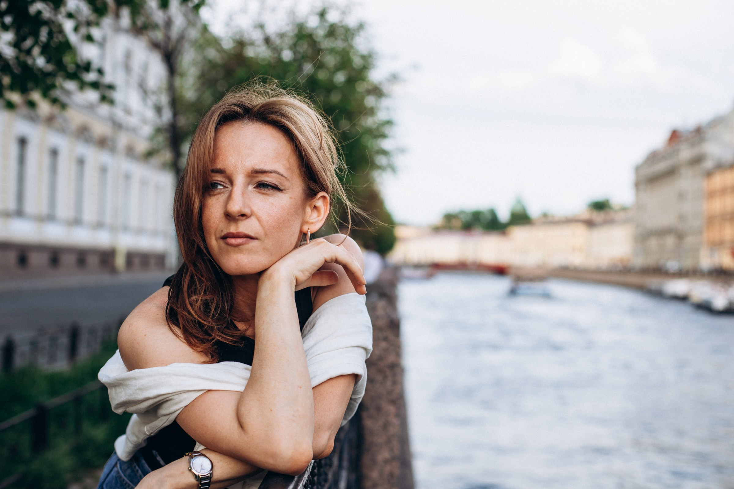Катерина в июне. Фотопрогулка в Петербурге. Индивидуальный и семейный фотограф в Санкт-Петербурге