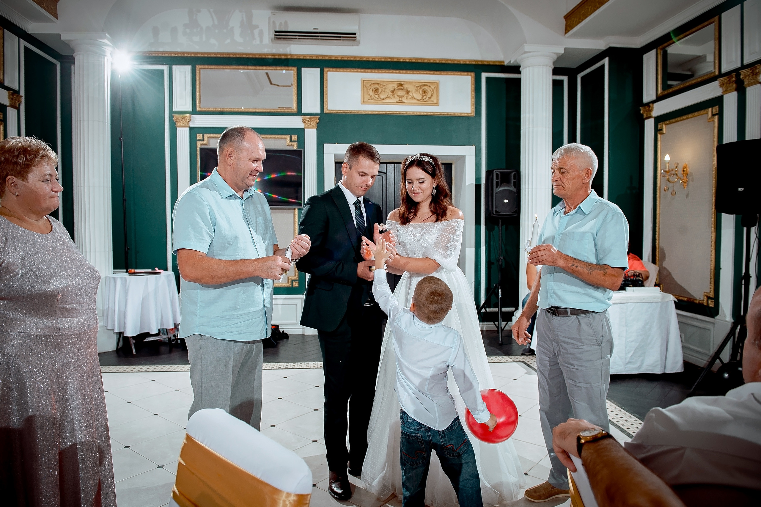 Полина и Денис, Москва — Щёлково. Свадебный и семейный фотограф Виктория Носачёва. Щелково, Москва и МО