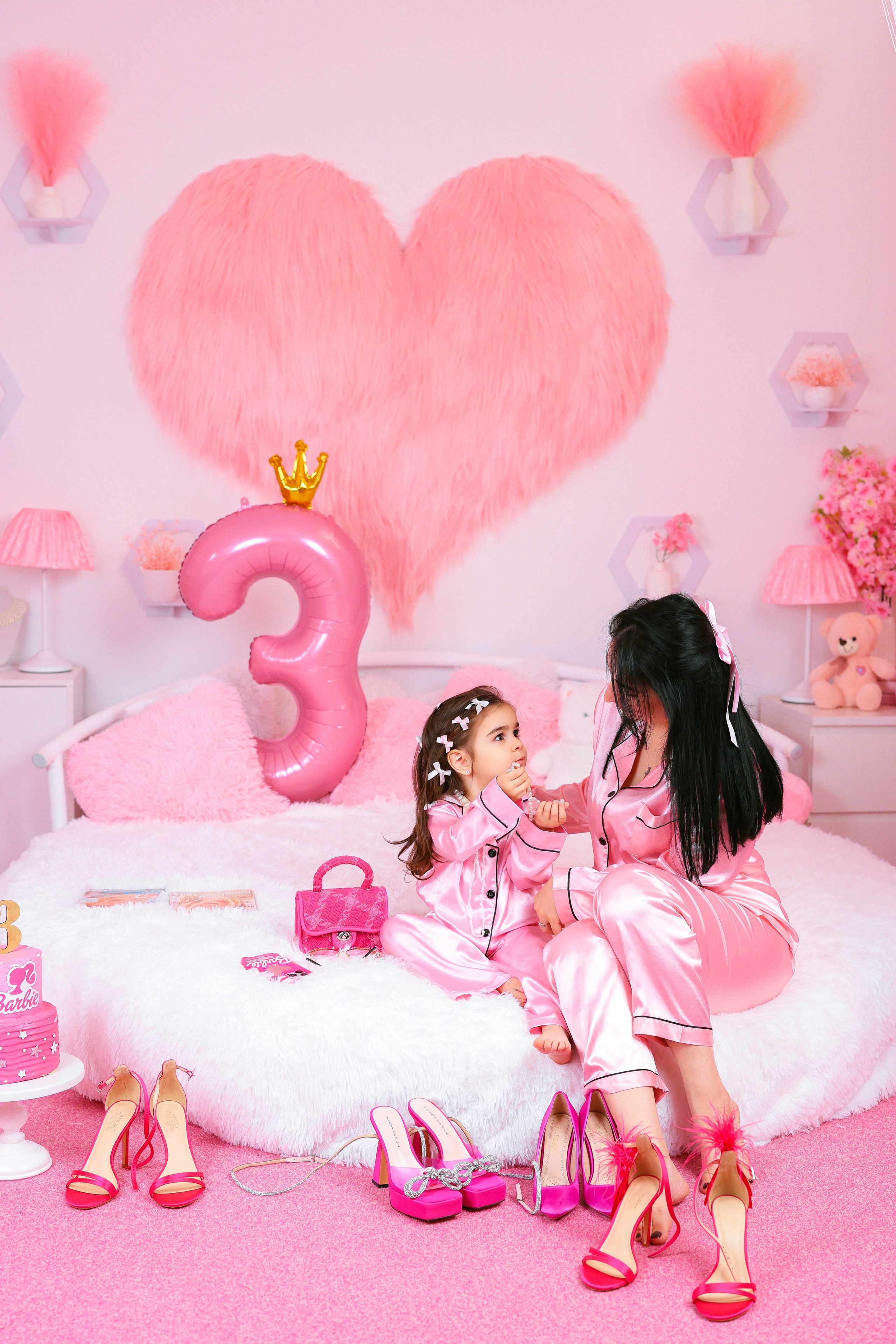 РОЗОВАЯ КОМНАТА