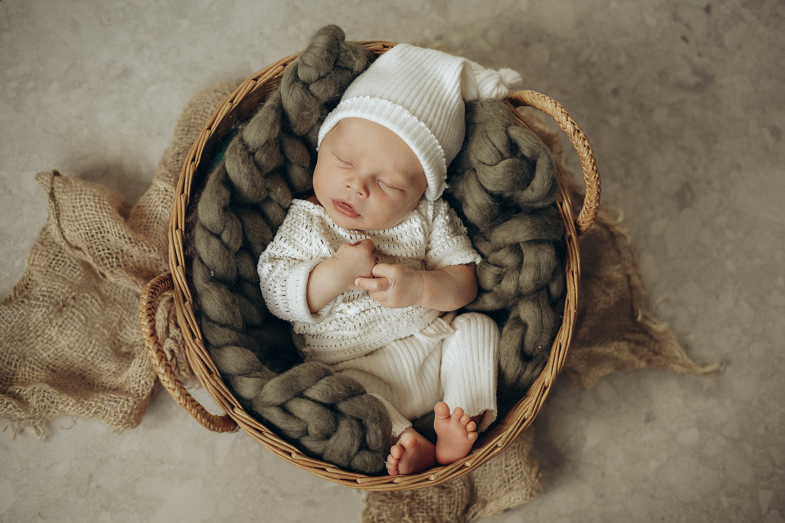 фотограф фотосессия ньюборн новорожденный малыш лайфстайл классический newborn фотосессия в краснодаре фотограф в краснодаре роды роддом фотограф малыш роды беременность